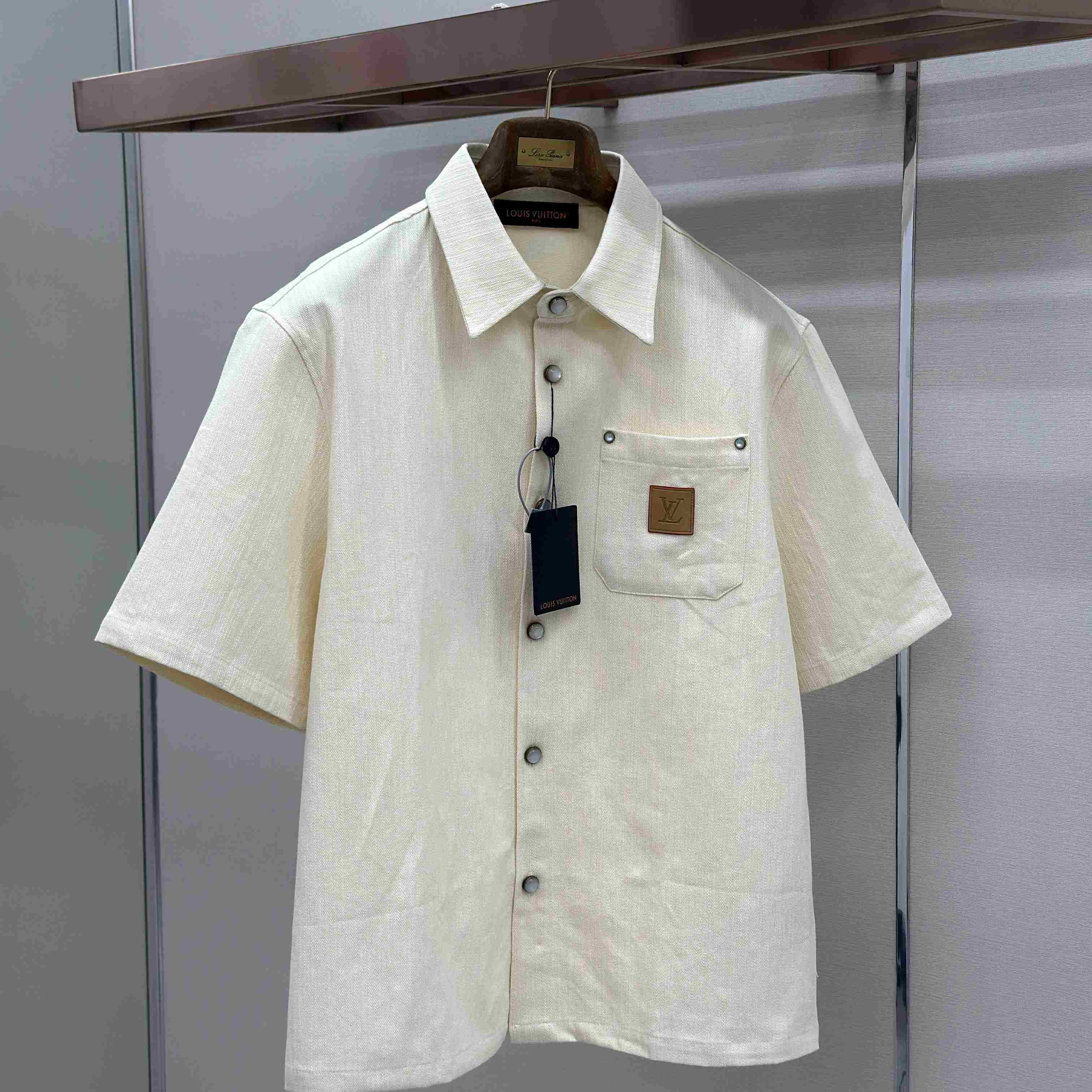 Louis Vuitton Silk-Blend Short-Sleeved Shirt 1AHCHW - DesignerGu