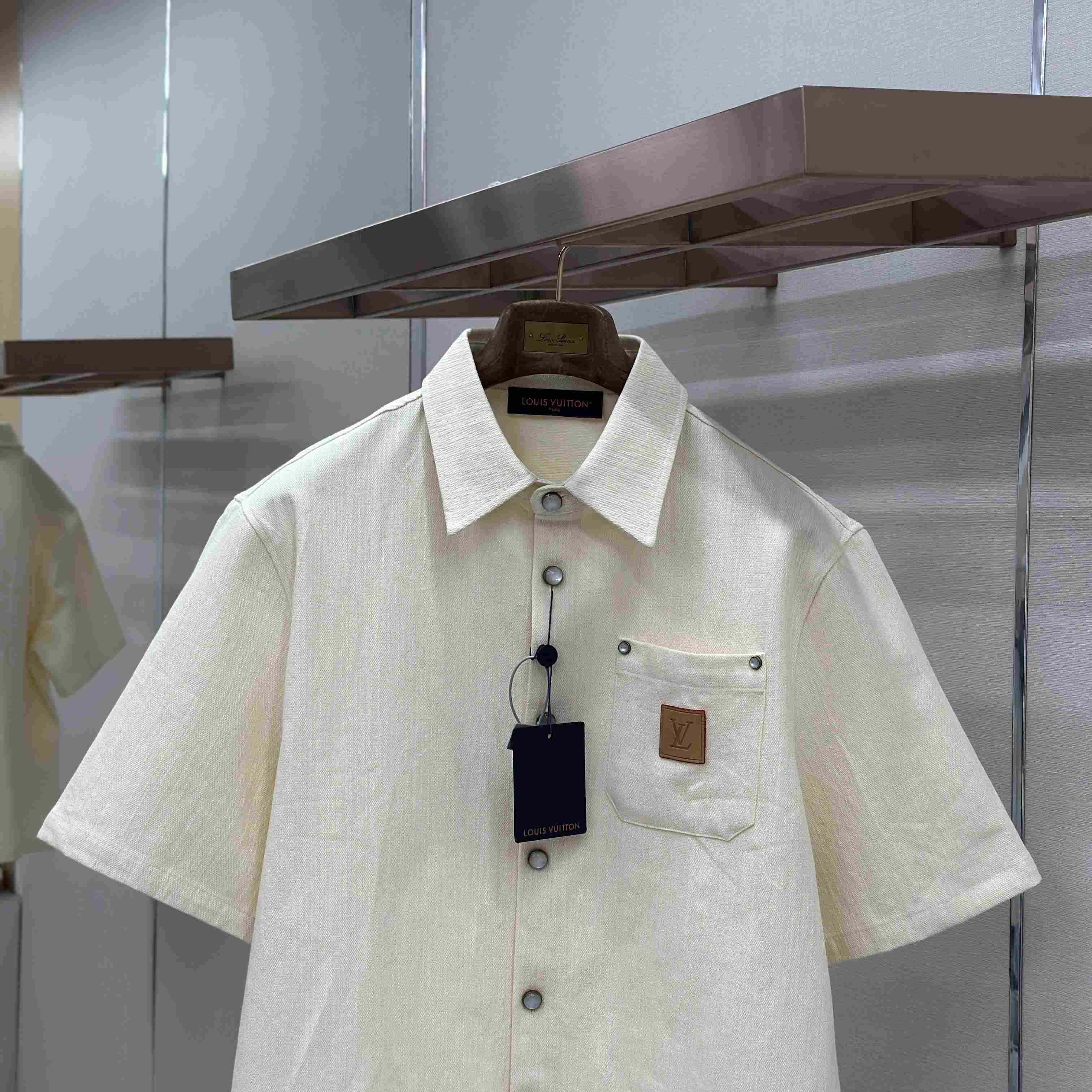 Louis Vuitton Silk-Blend Short-Sleeved Shirt 1AHCHW - DesignerGu