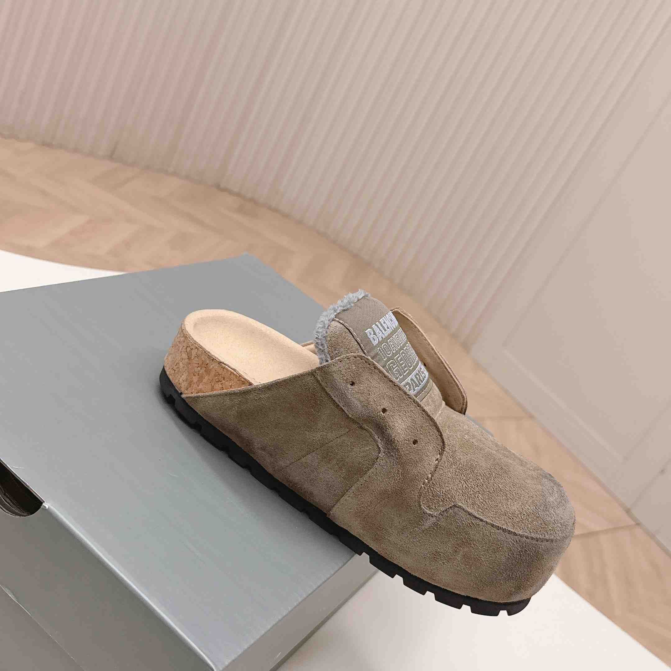 Balenciaga Dumbo Mule In Beige - DesignerGu