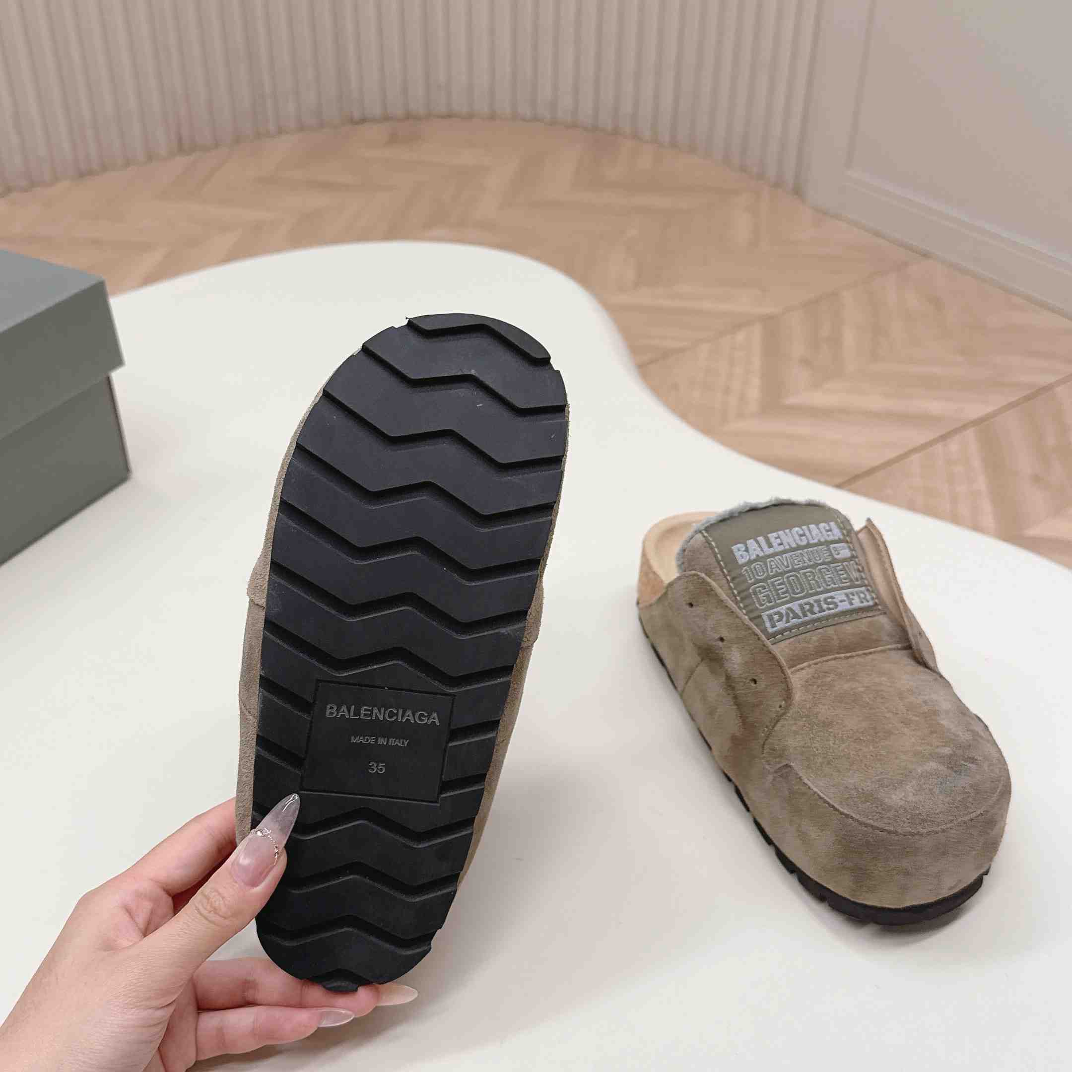 Balenciaga Dumbo Mule In Beige - DesignerGu