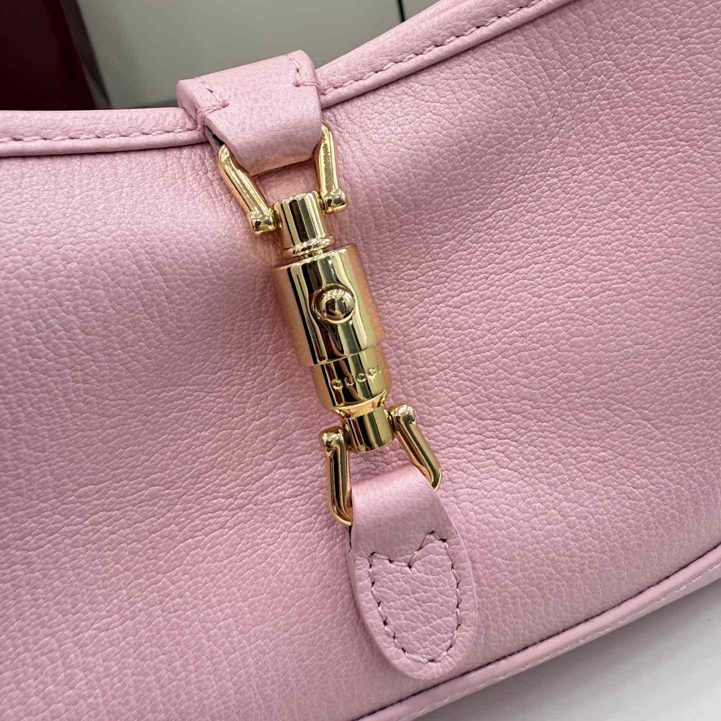 Gucci Jackie Slim Medium Shoulder Bag  - DesignerGu