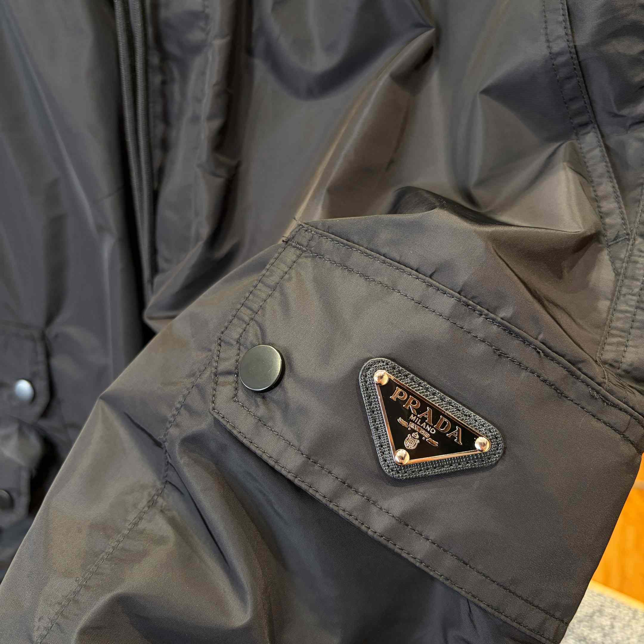 Prada Re-Nylon Cargo Shorts - DesignerGu