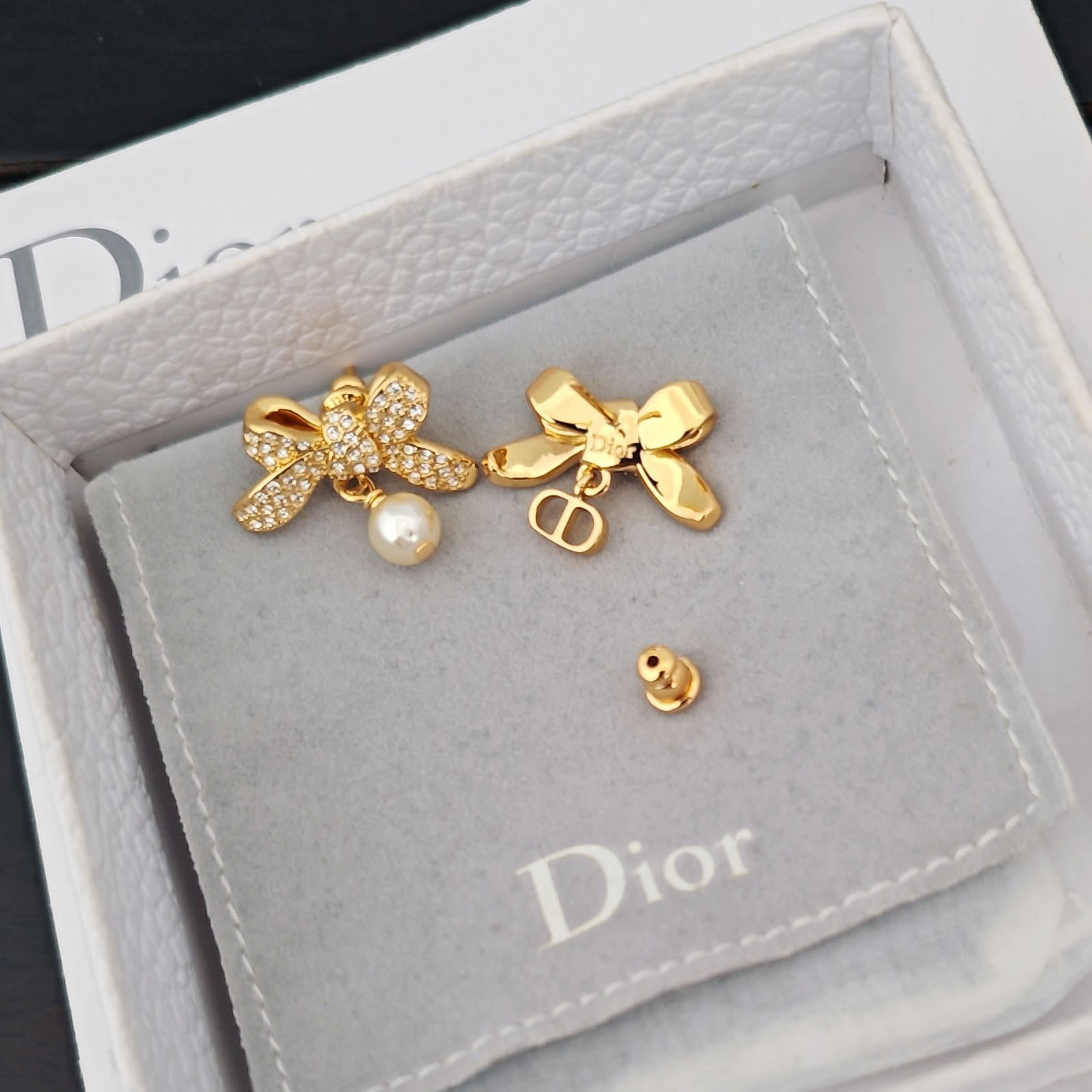 Dior Delicate Bow Earrings - DesignerGu