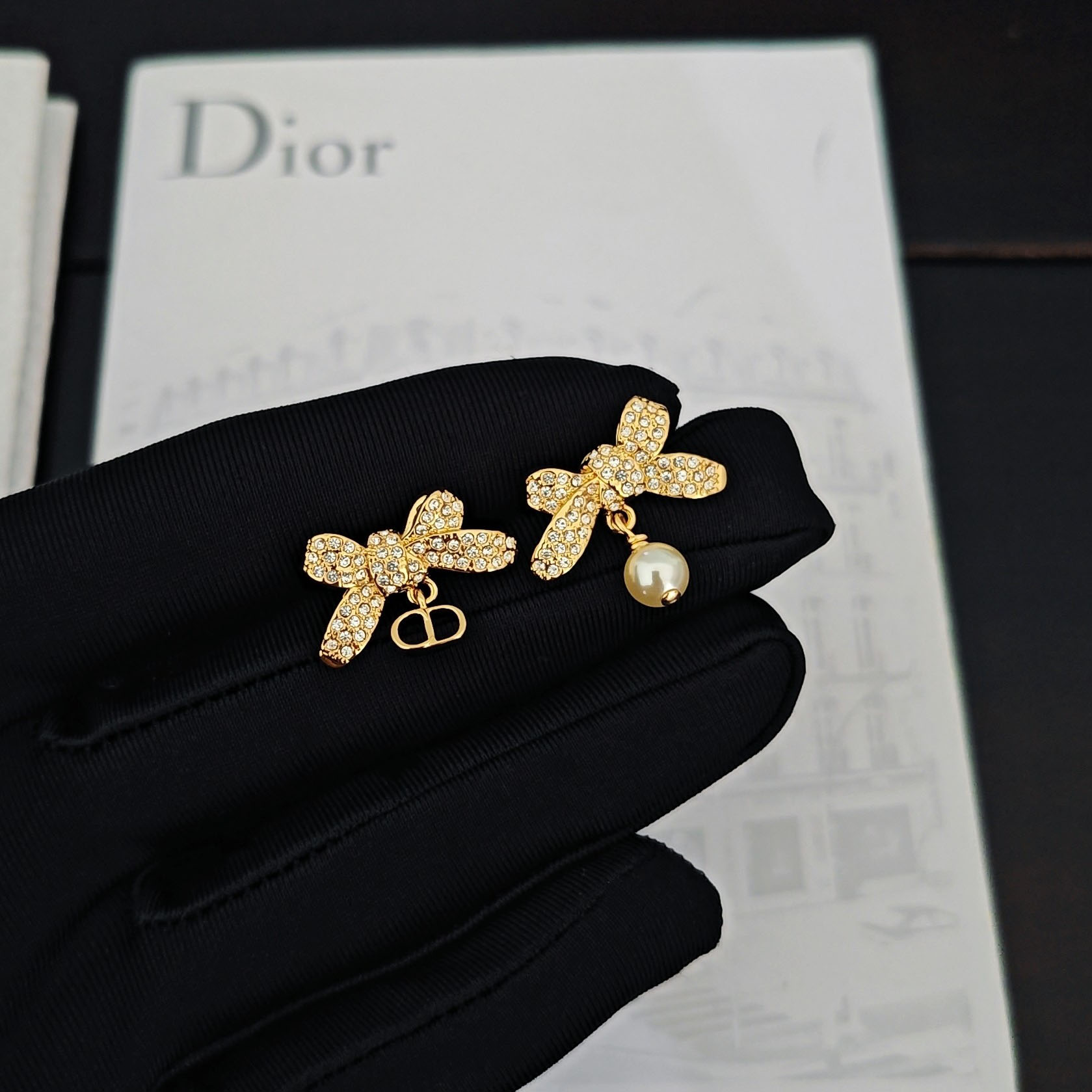 Dior Delicate Bow Earrings - DesignerGu