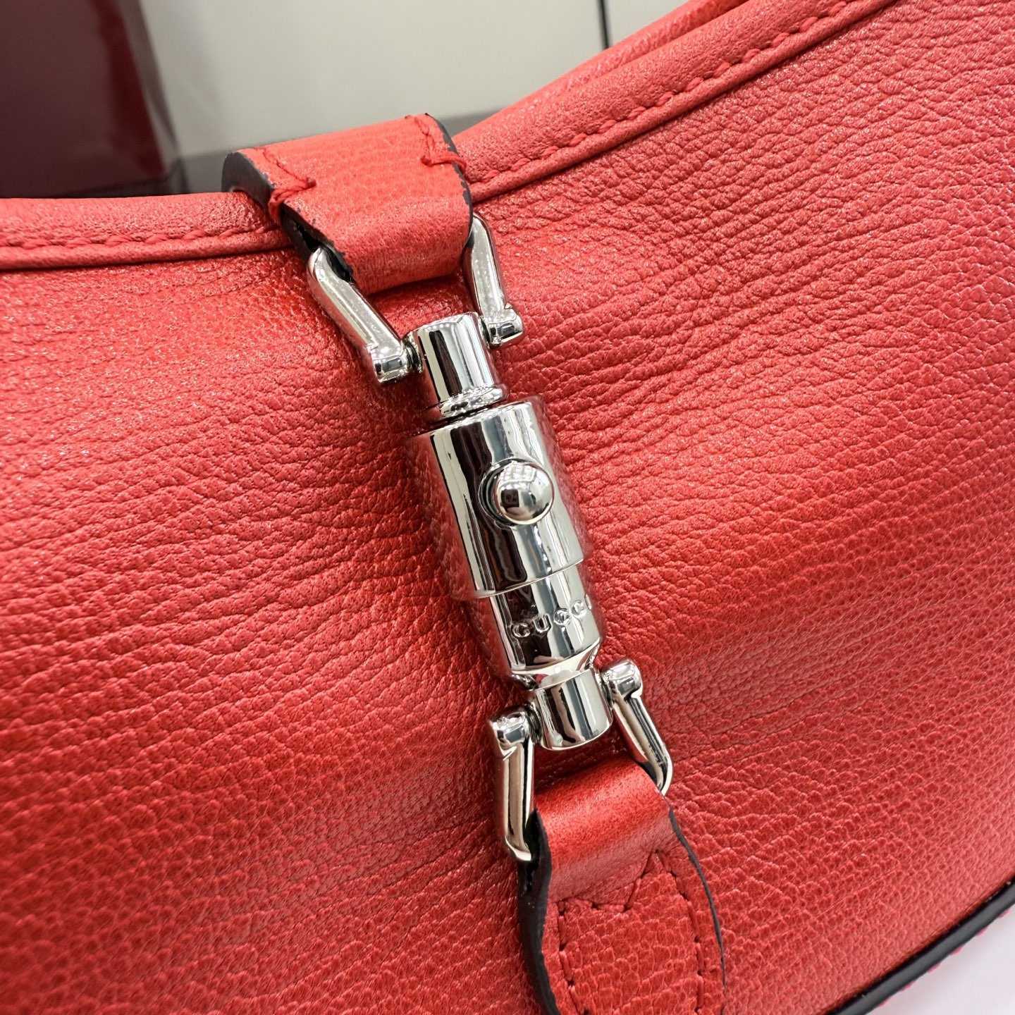 Gucci Jackie Slim Medium Shoulder Bag  - DesignerGu