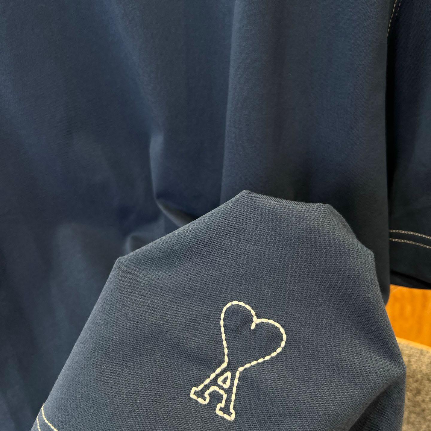 AMI Paris Blue Boxy Fit Topstitched Ami De Coeur T-shirt - DesignerGu