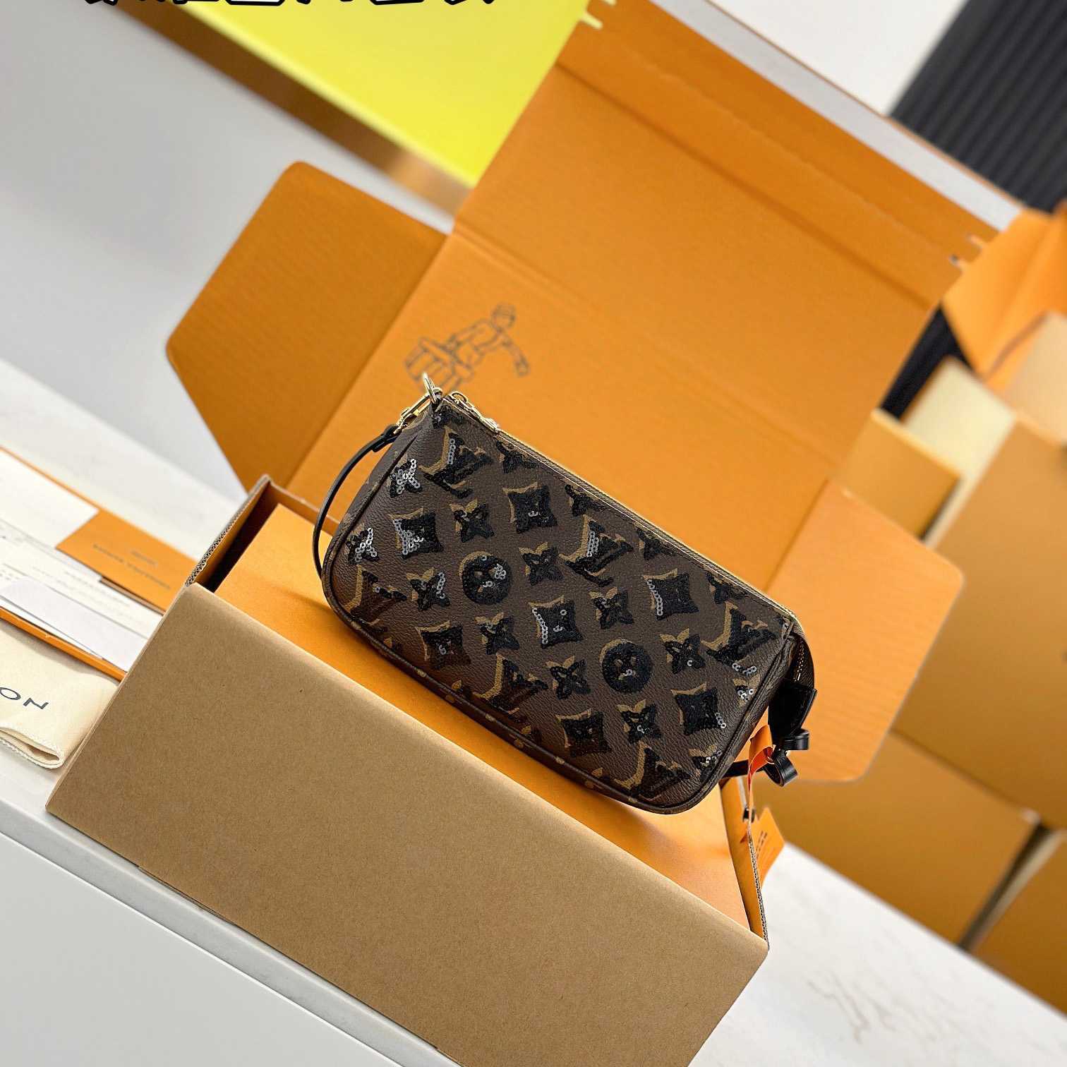 Louis Vuitton Pochette Accessoires M26473 - DesignerGu