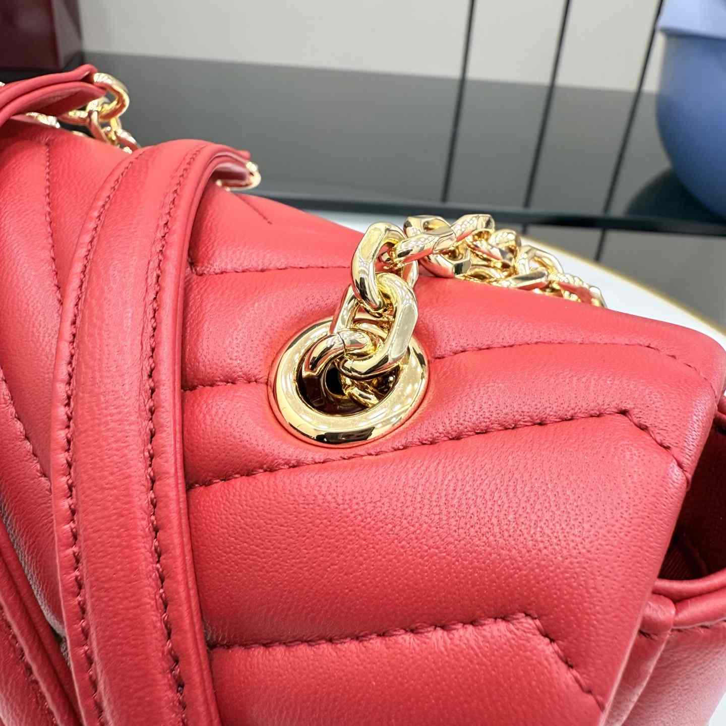 Gucci GG Marmont Medium Shoulder Bag - DesignerGu