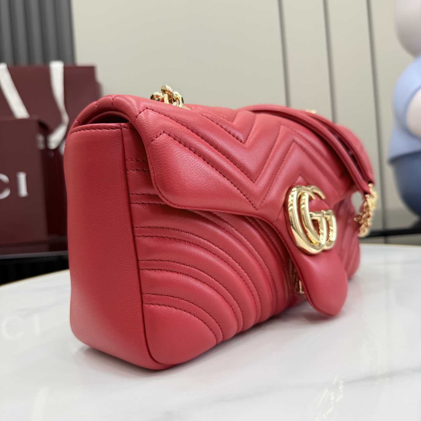 Gucci GG Marmont Medium Shoulder Bag - DesignerGu