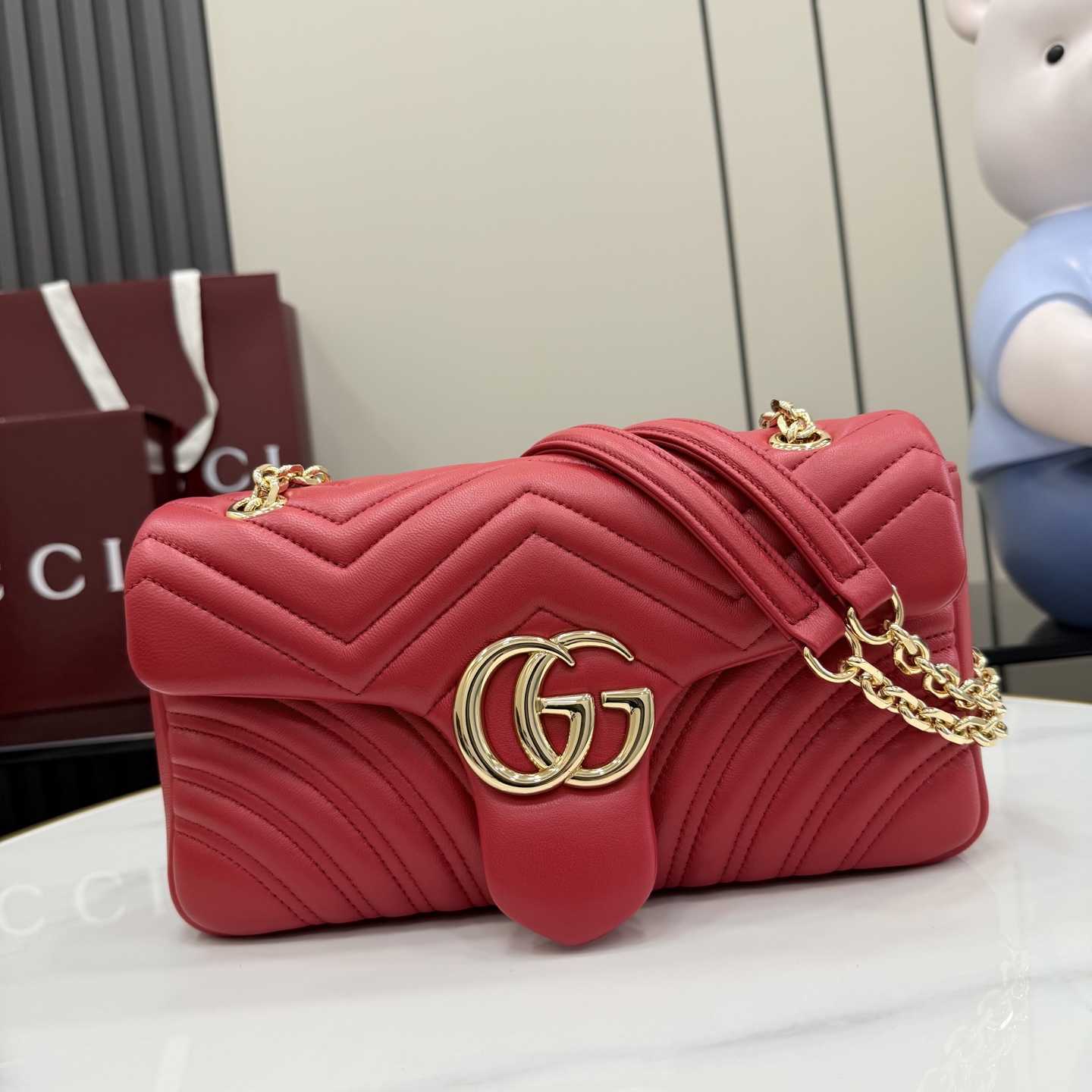 Gucci GG Marmont Medium Shoulder Bag - DesignerGu