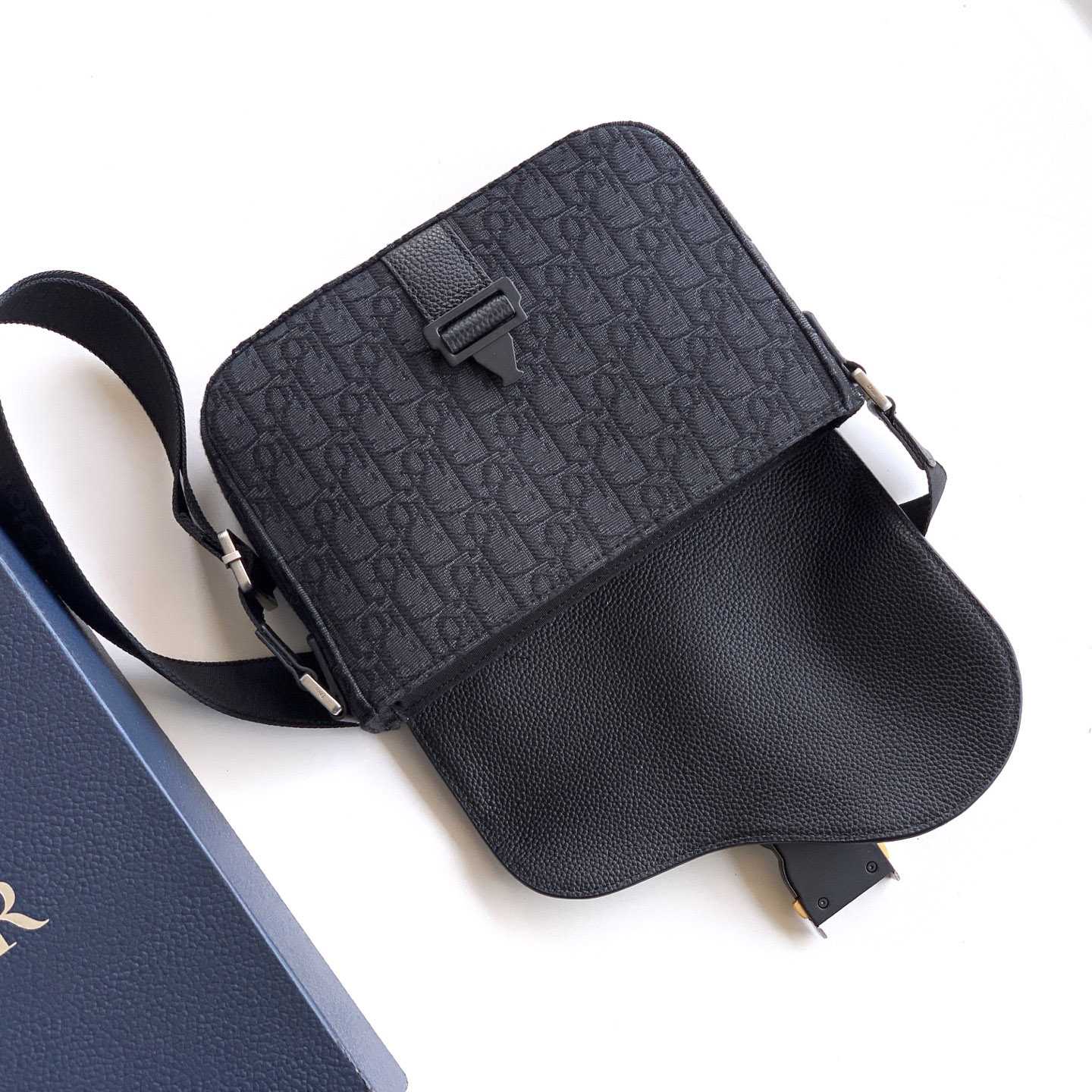 Dior Saddle Heritage Messenger Bag With Flap - DesignerGu