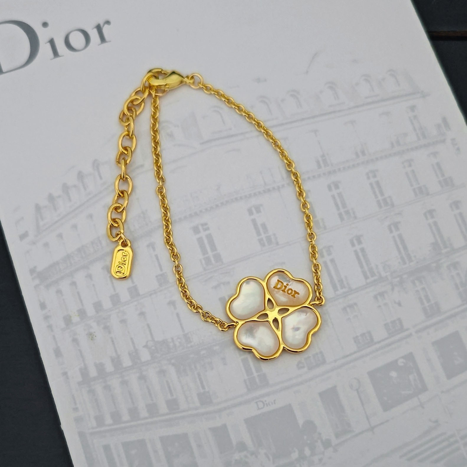 Dior Sparkling Clover Bracelet - DesignerGu