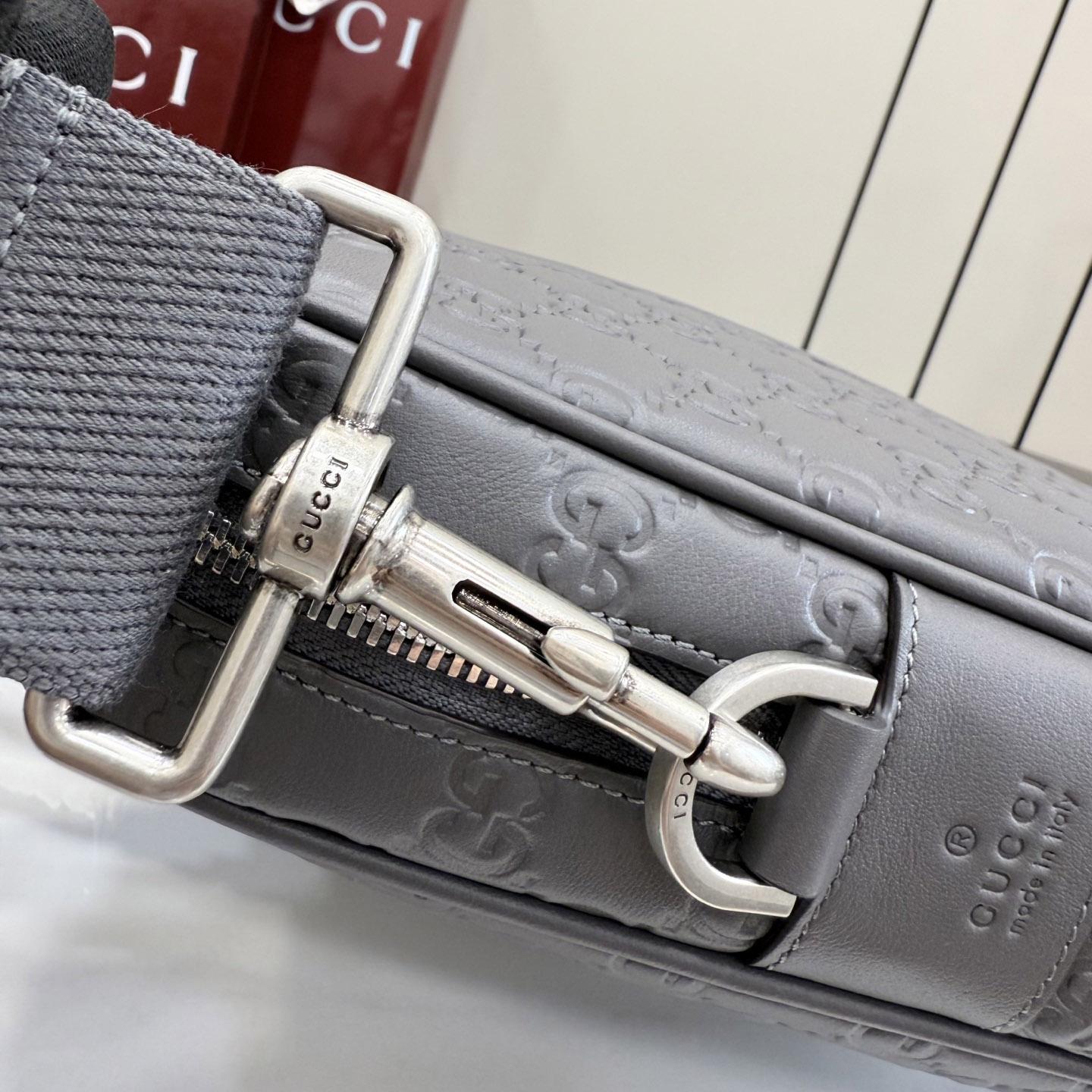 Gucci  GG Emblem Large Briefcase 850222 - DesignerGu