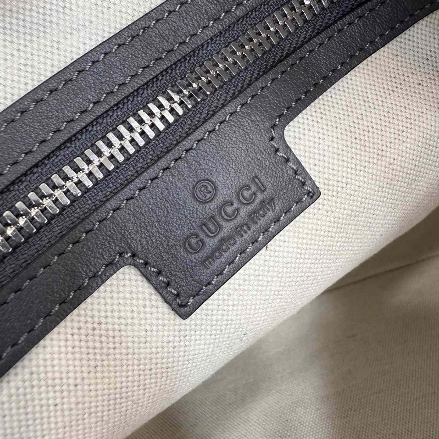 Gucci GG Emblem Medium Crossbody Bag 850214 - DesignerGu