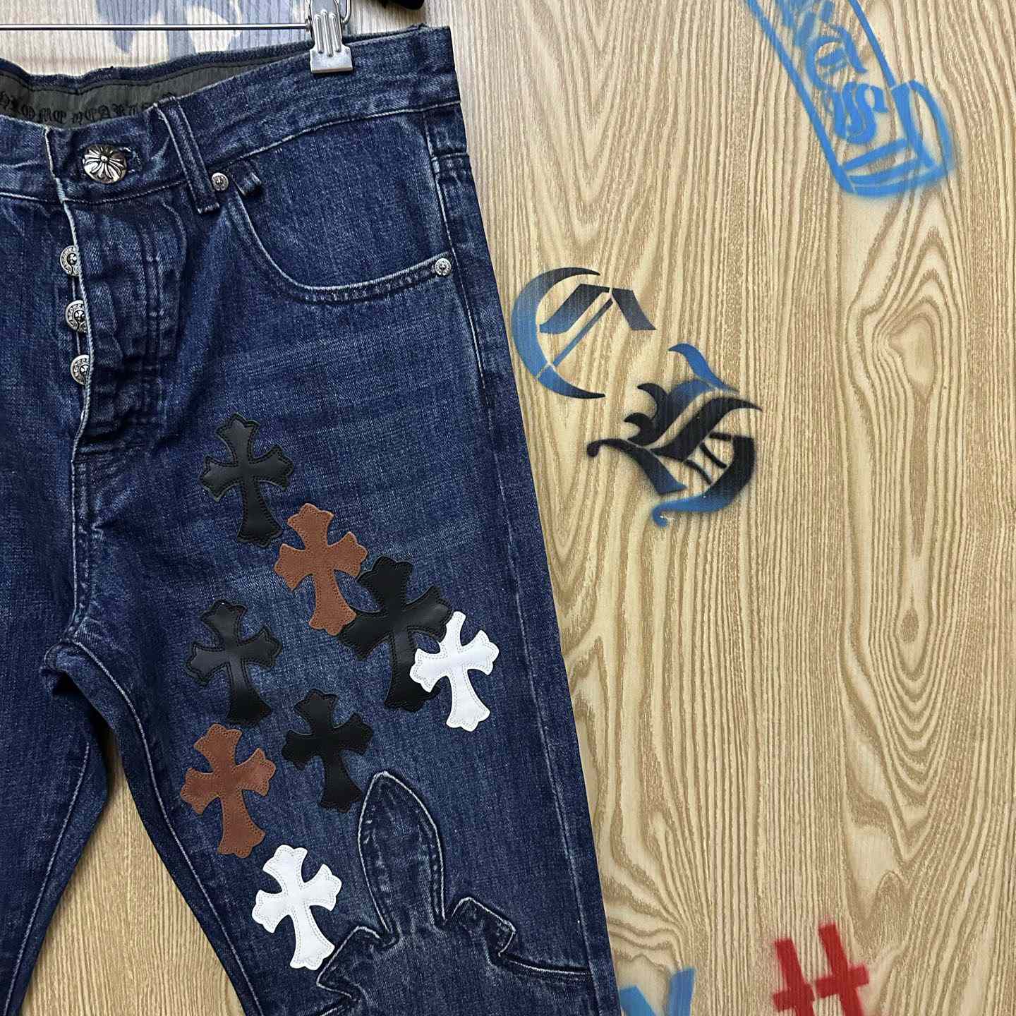 Chrome Hearts Black & White & Brown Patch Fleur Knee Jeans - DesignerGu