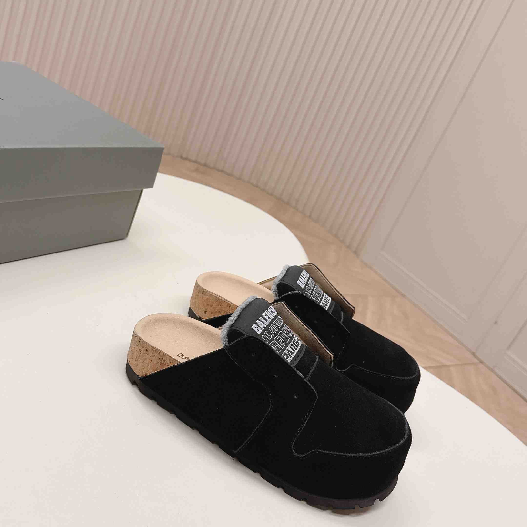 Balenciaga Dumbo Mule In Black - DesignerGu