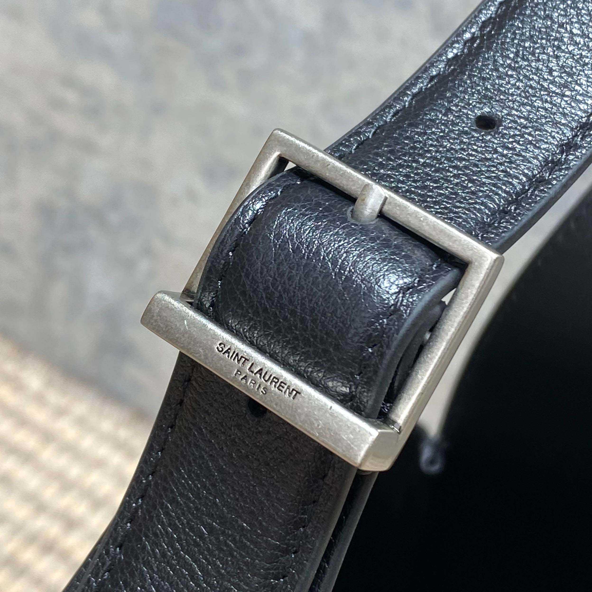 Saint Laurent LE 5 À 7 Supple Small In Grained Leather - DesignerGu