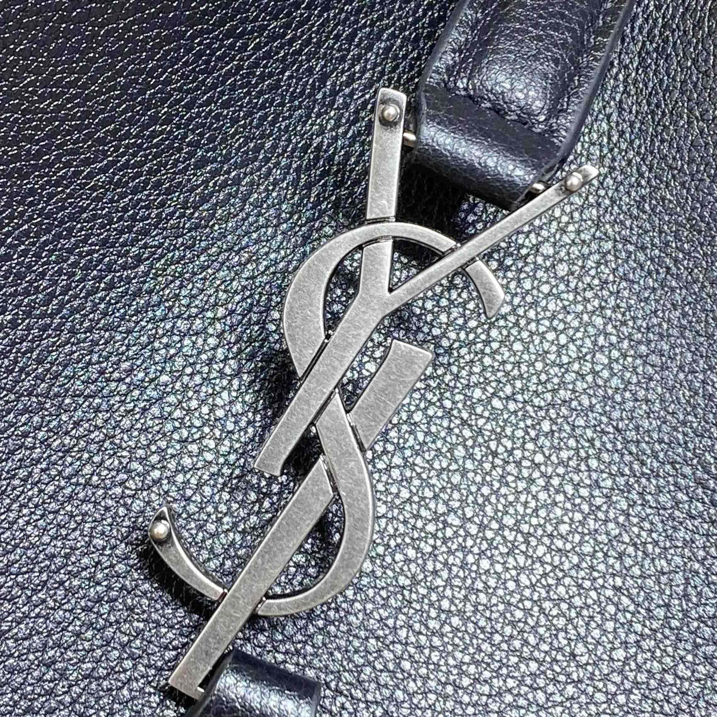 Saint Laurent LE 5 À 7 Supple Small In Grained Leather - DesignerGu