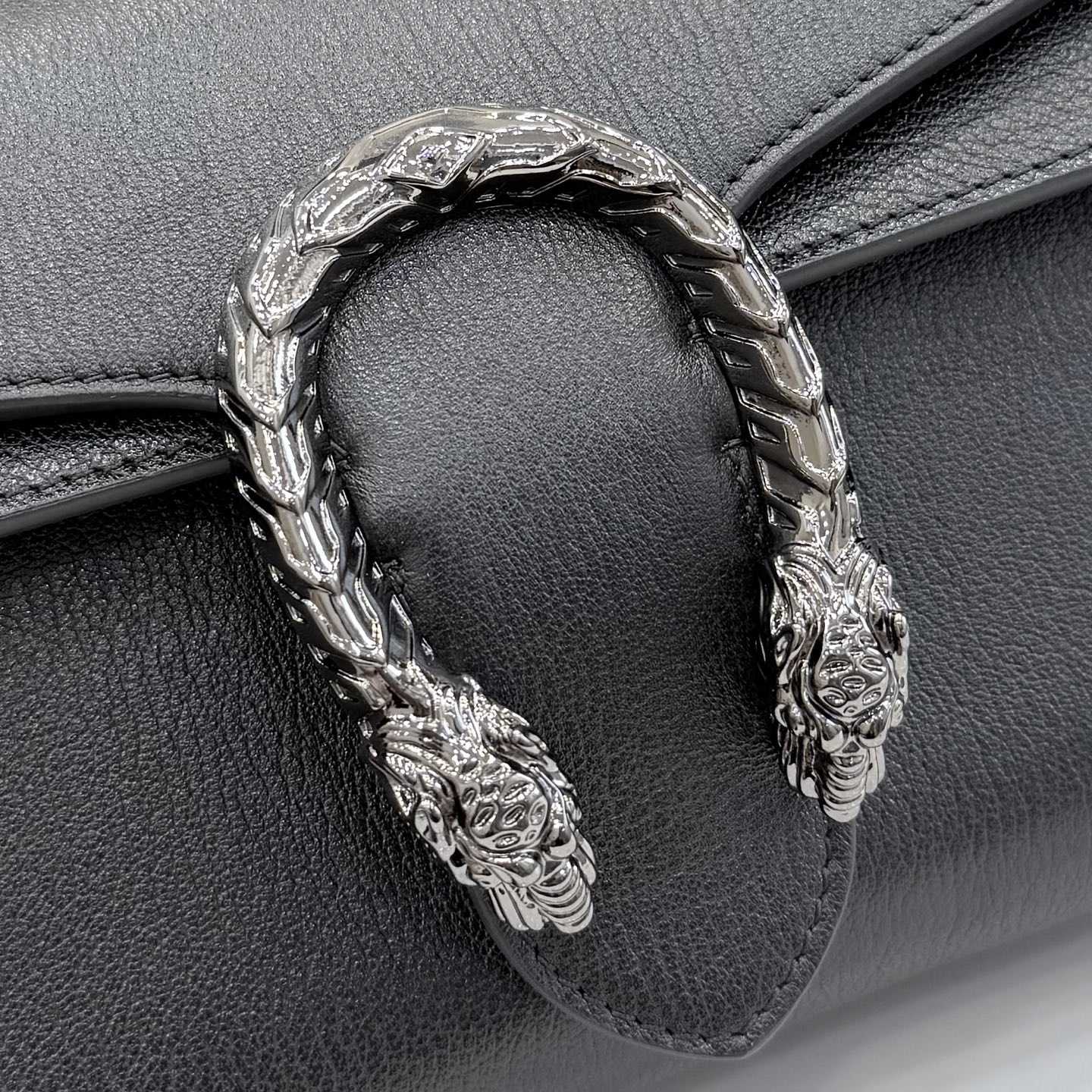 Gucci Dionysus Medium Shoulder Bag - DesignerGu