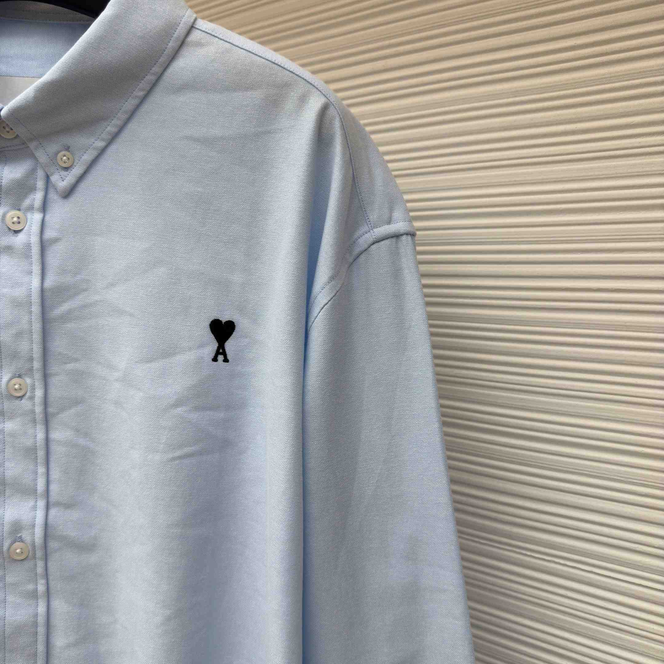 AMI Paris Ami De Coeur Button Down Shirt In Cotton Oxford - DesignerGu