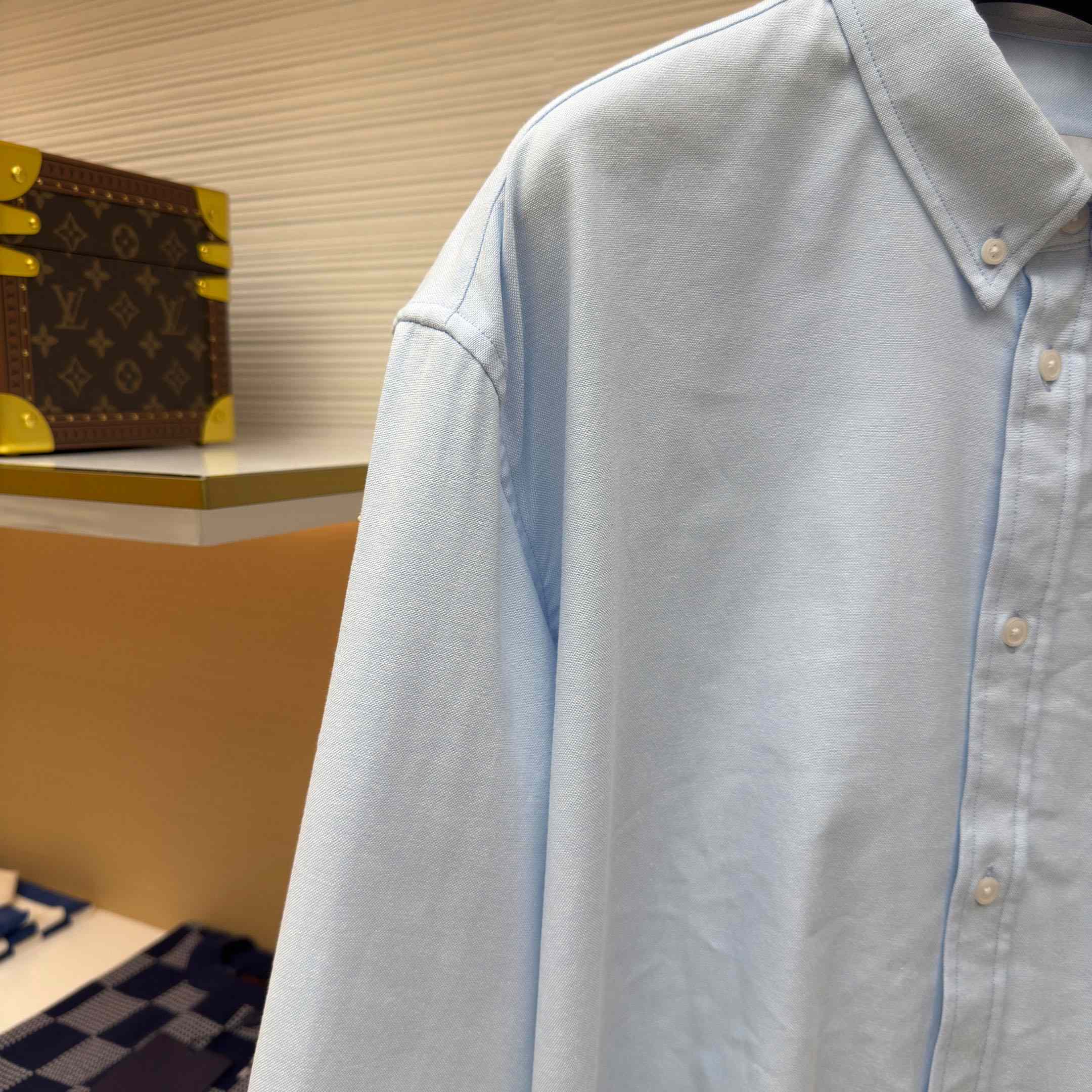 AMI Paris Ami De Coeur Button Down Shirt In Cotton Oxford - DesignerGu