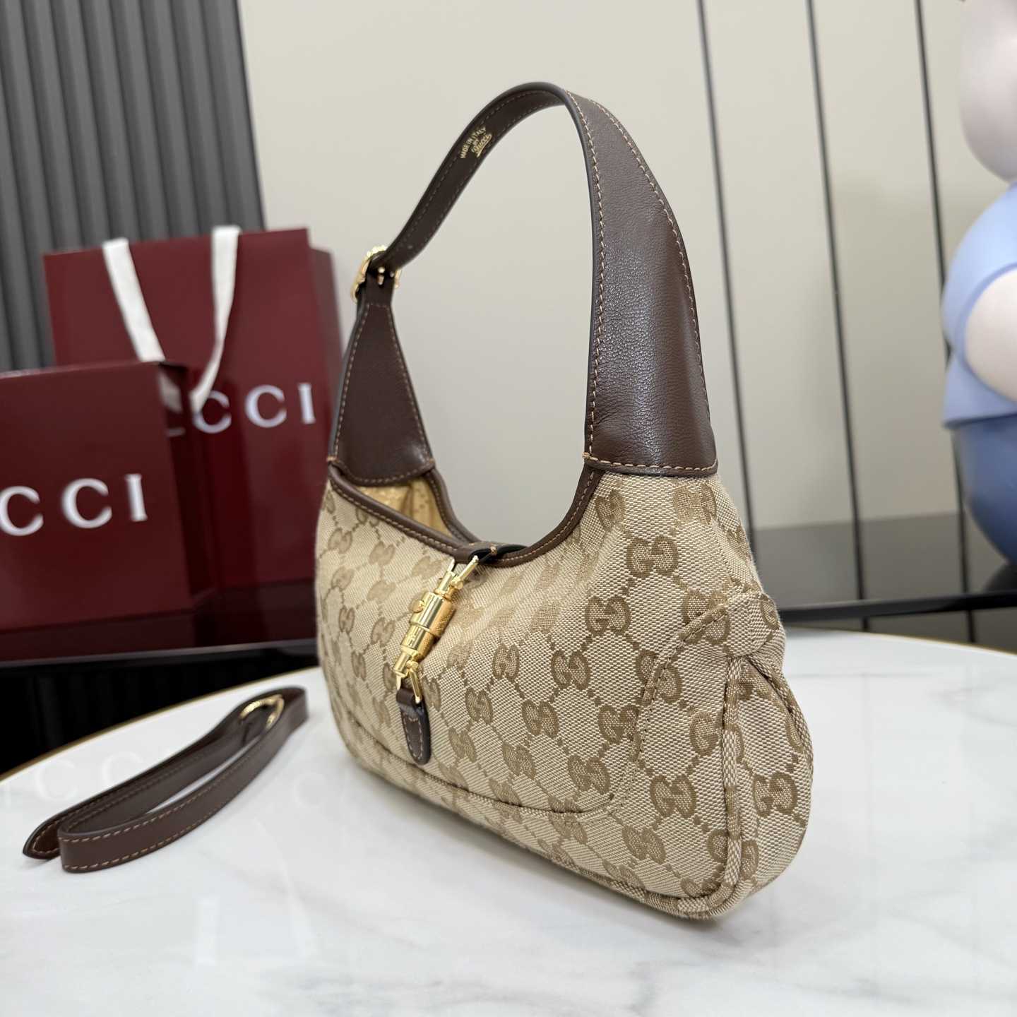 Gucci Jackie Slim Medium Shoulder Bag  - DesignerGu