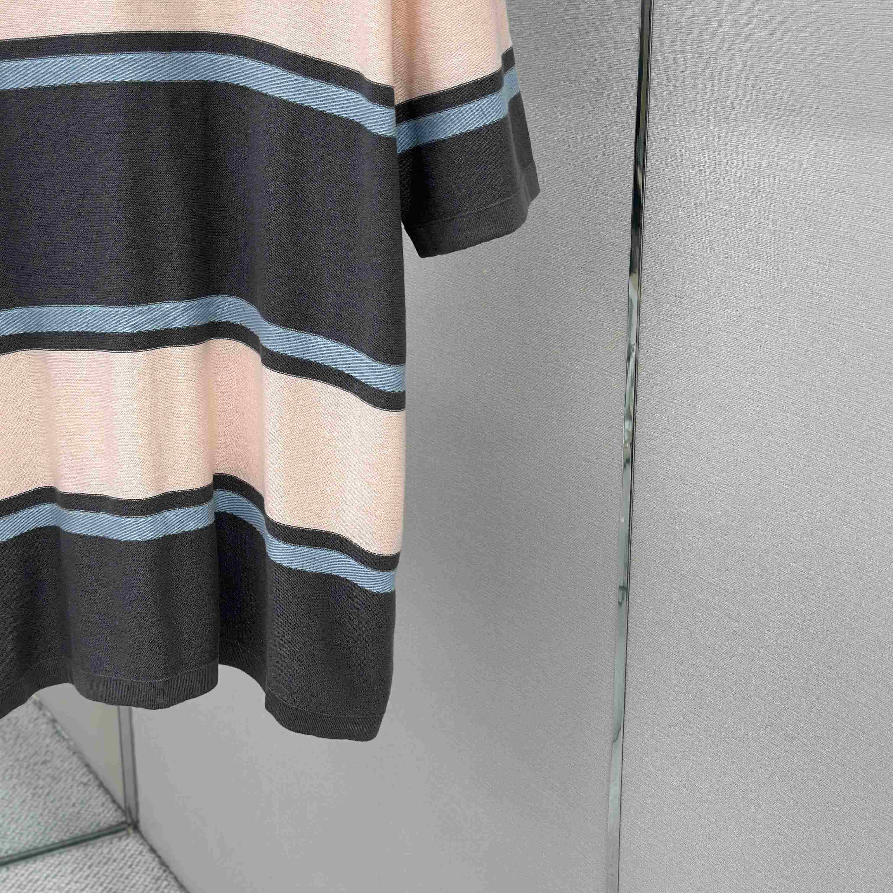 Louis Vuitton Striped Short-Sleeved T-Shirt 1AK7IO - DesignerGu