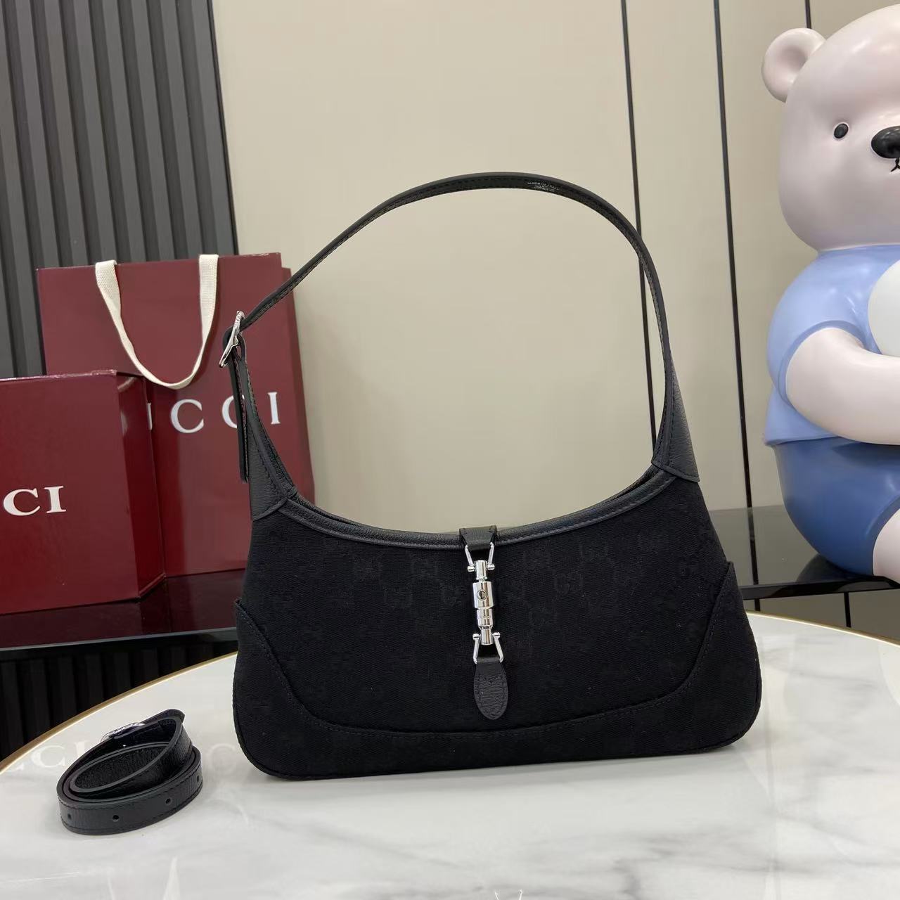 Gucci Jackie Slim Medium Shoulder Bag  - DesignerGu