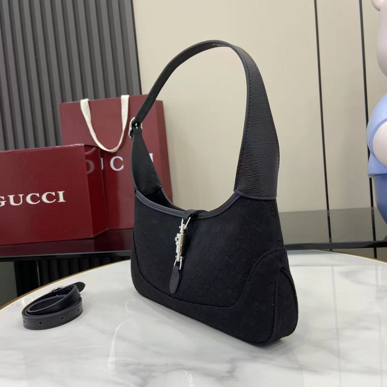 Gucci Jackie Slim Medium Shoulder Bag  - DesignerGu