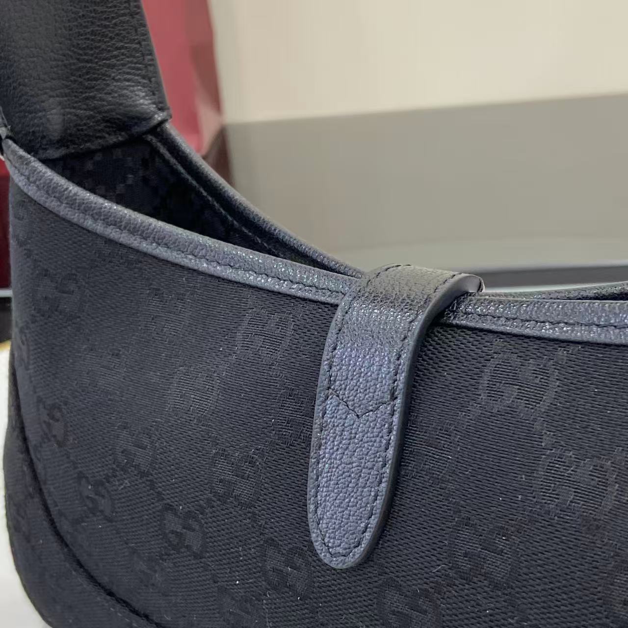 Gucci Jackie Slim Medium Shoulder Bag  - DesignerGu