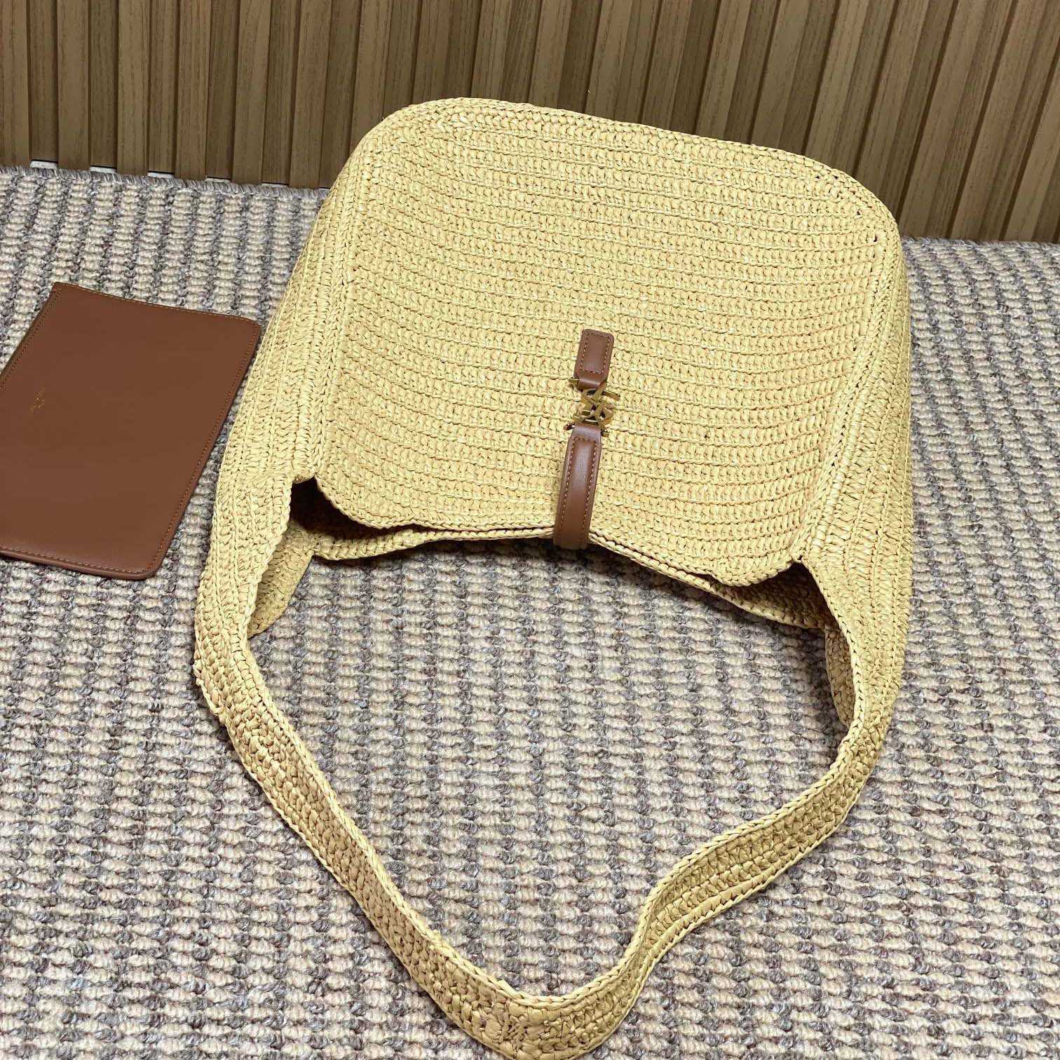 Saint Laurent LE 5 À 7 Supple Large In Raffia - DesignerGu