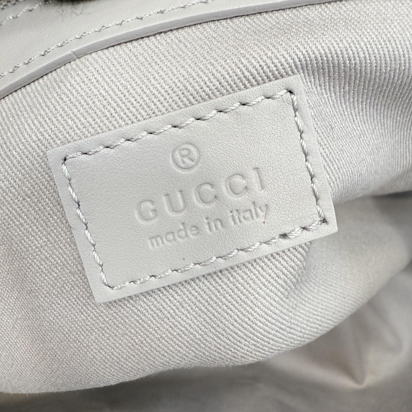 Gucci GG Emblem Large Tote Bag 815213 - DesignerGu