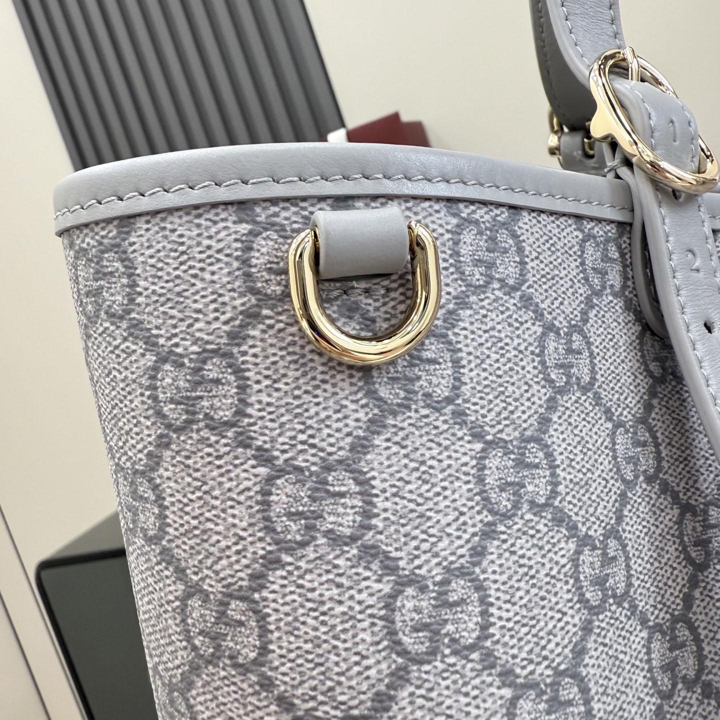 Gucci GG Emblem Large Tote Bag 815213 - DesignerGu