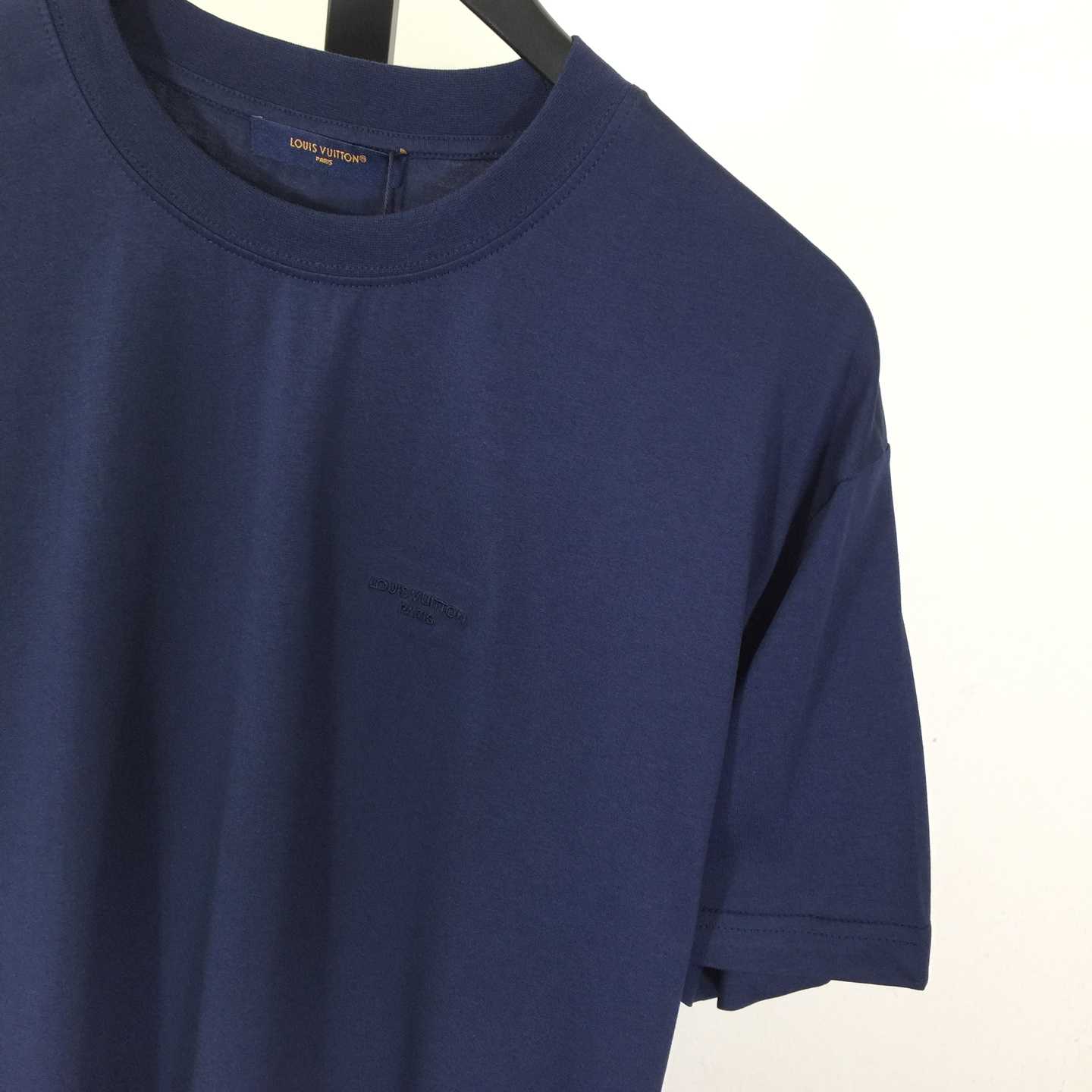 Louis Vuitton Embossed LV T-Shirt   1AGIIW - DesignerGu