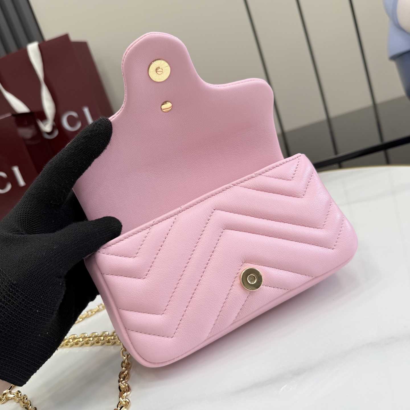 Gucci GG Marmont Mini Shoulder Bag - DesignerGu