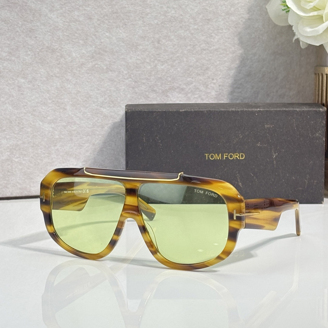 Tom Ford FT1093 Sunglasses - DesignerGu