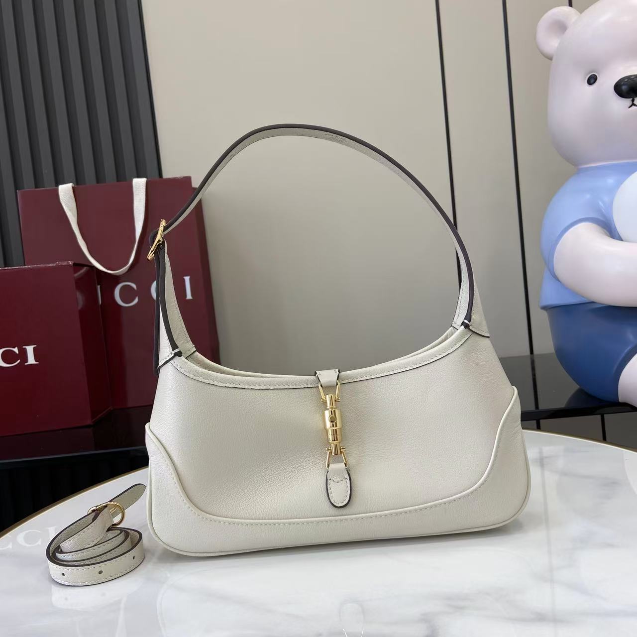 Gucci Jackie Slim Medium Shoulder Bag  - DesignerGu