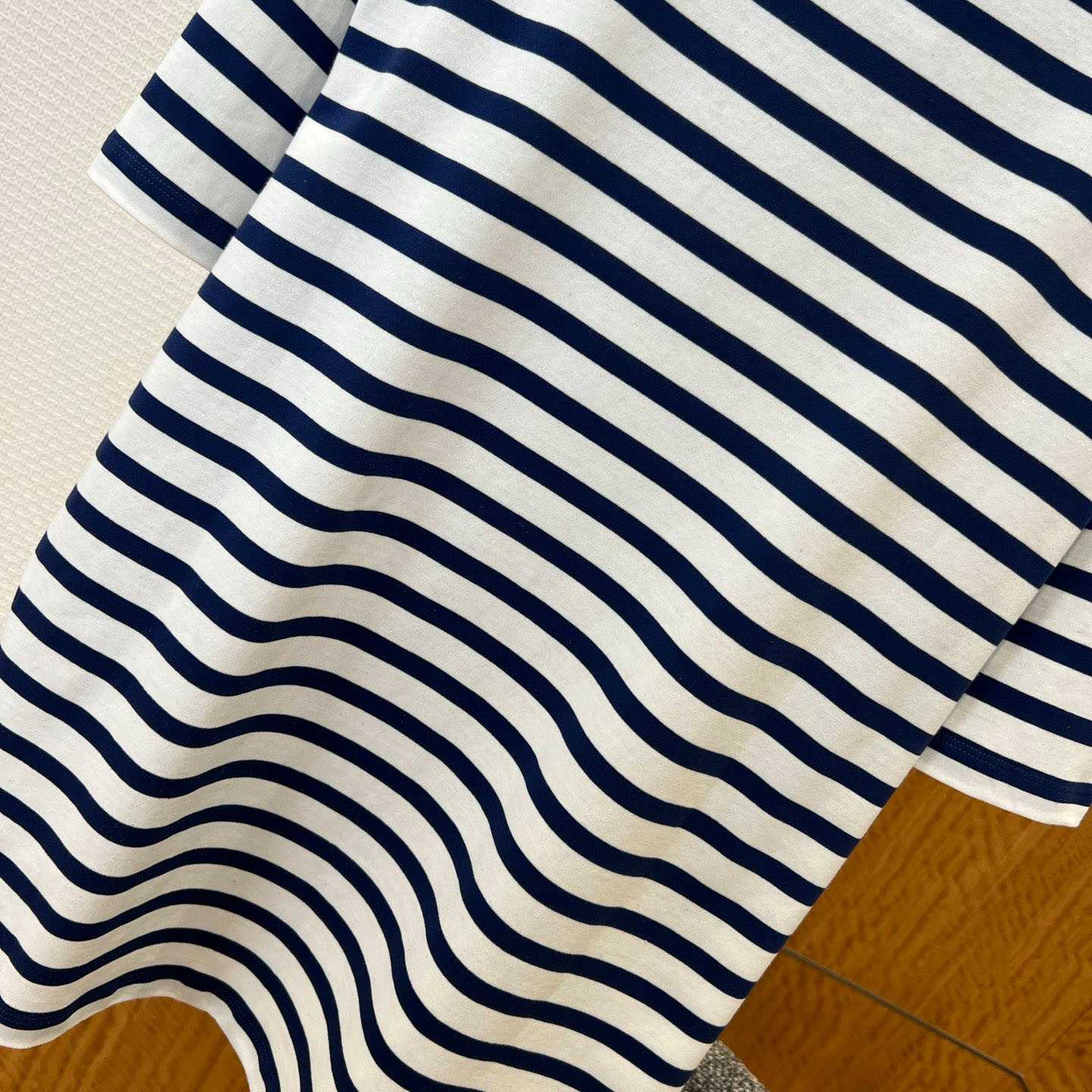 AMI Paris White & Navy Boxy Mariniere 'Ami De Coeur' T-shirt - DesignerGu