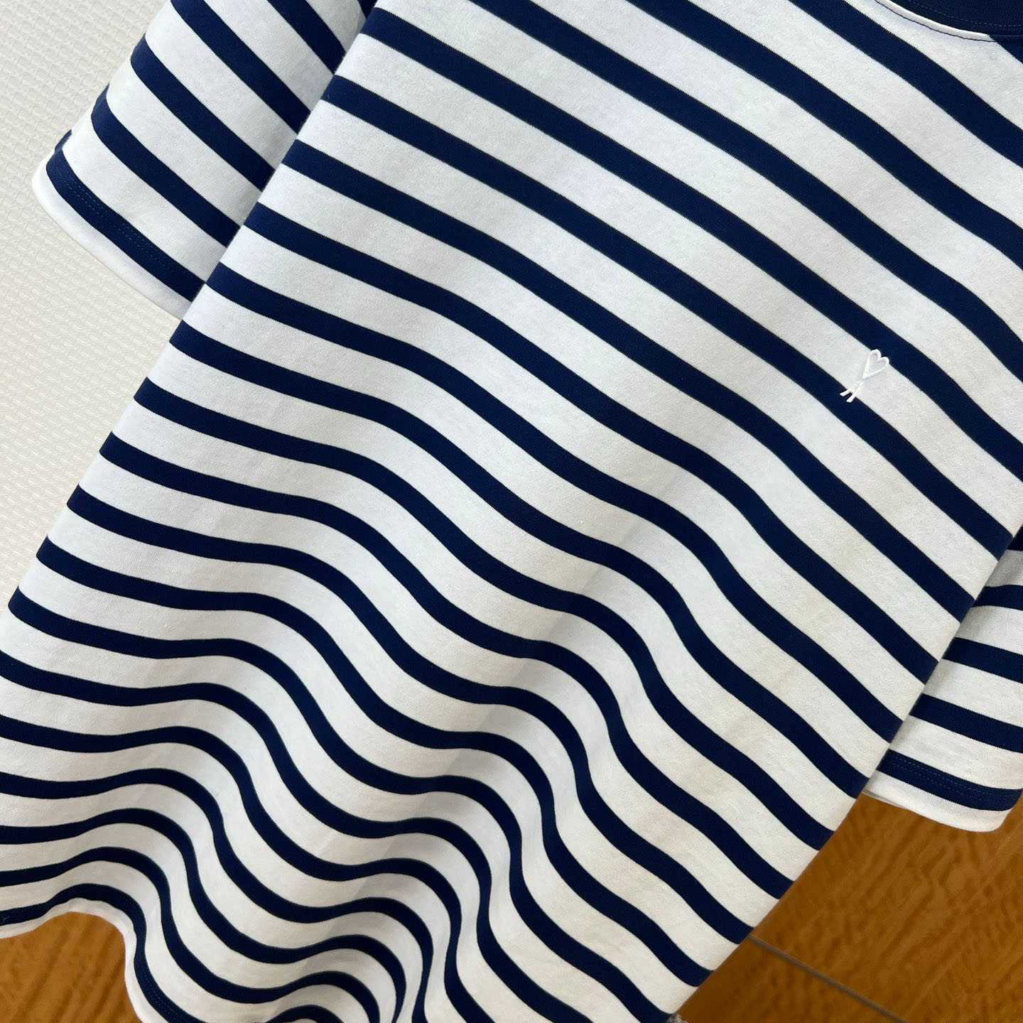AMI Paris White & Navy Boxy Mariniere 'Ami De Coeur' T-shirt - DesignerGu