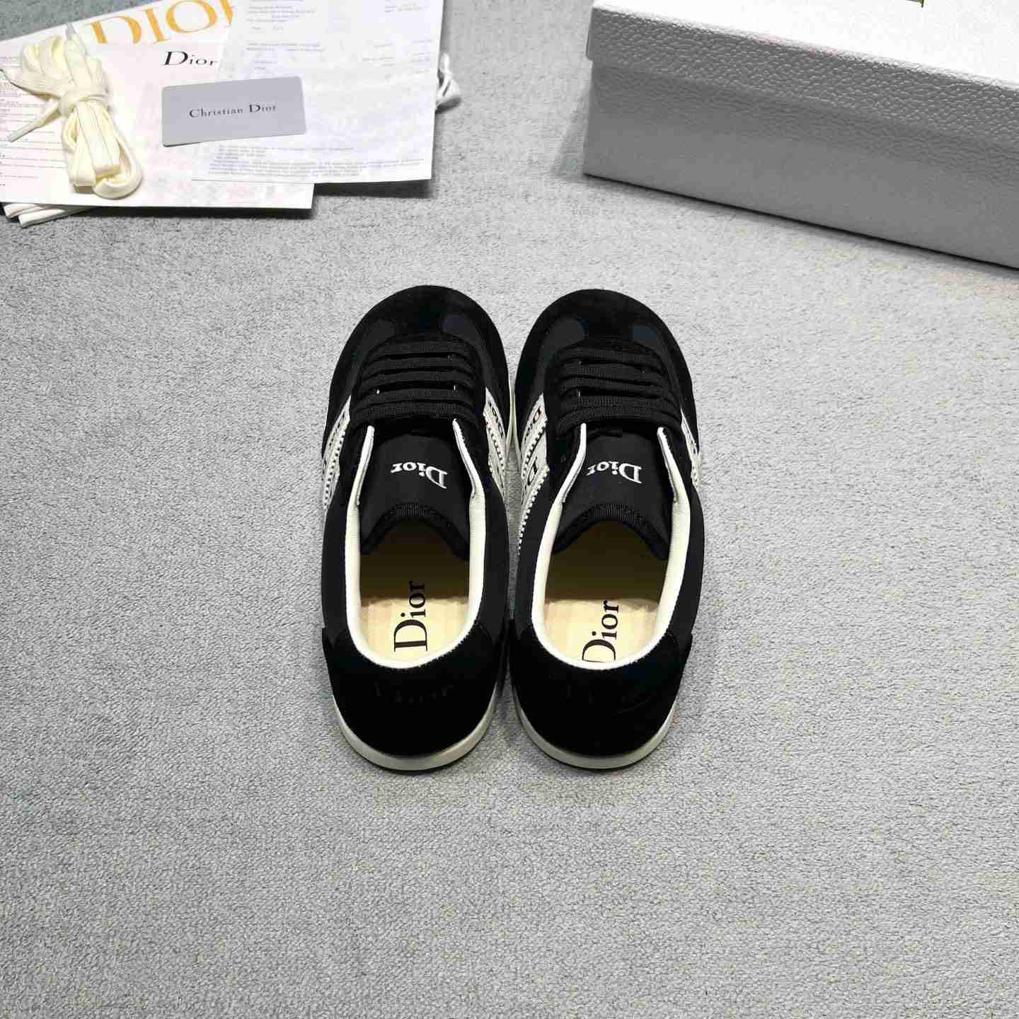 Dior Ribbon Sneaker - DesignerGu