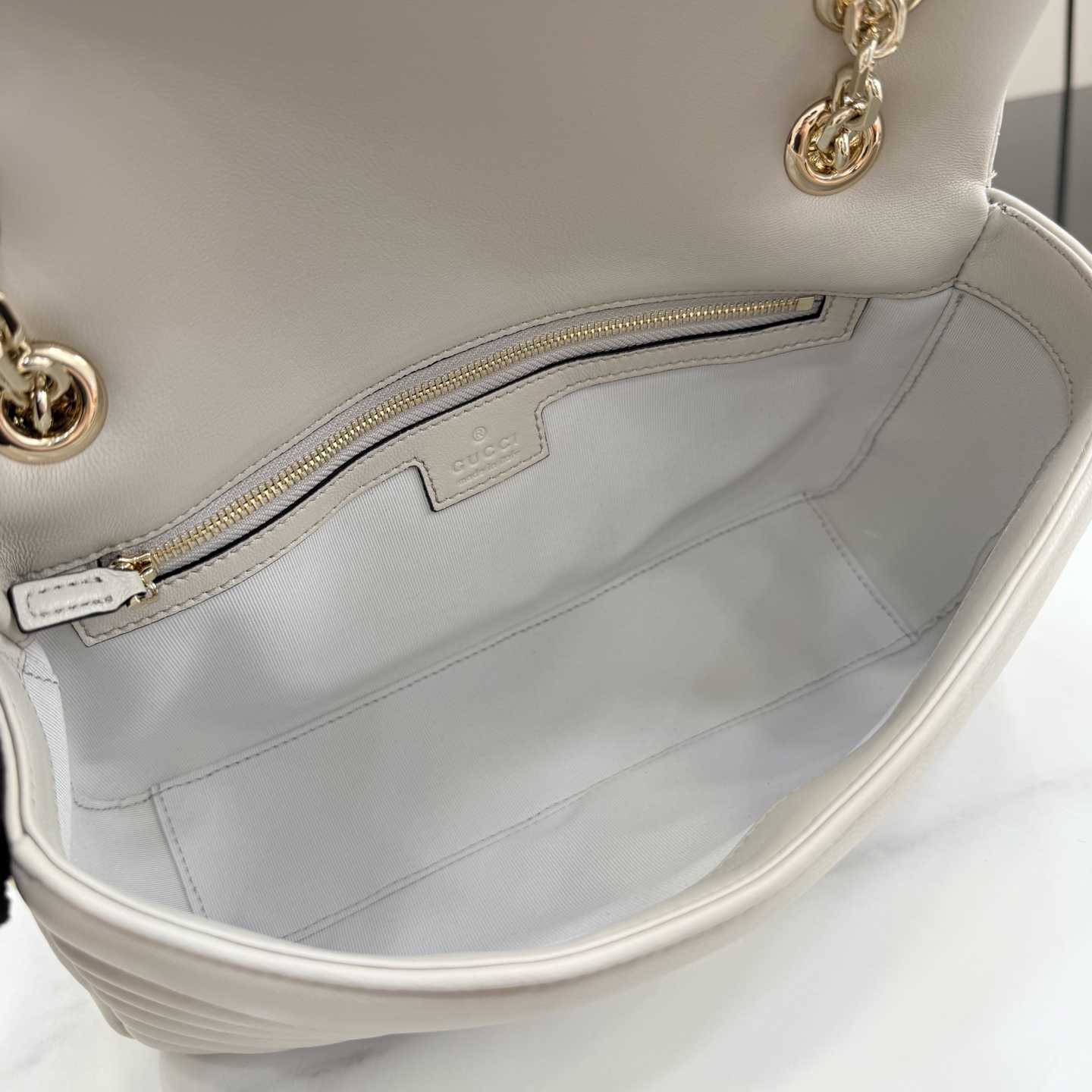 Gucci GG Marmont Medium Shoulder Bag - DesignerGu