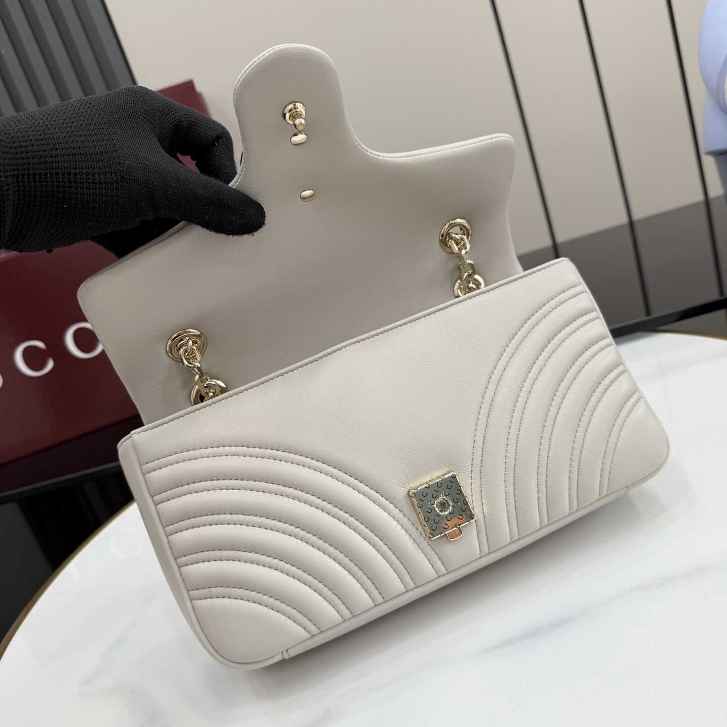 Gucci GG Marmont Medium Shoulder Bag - DesignerGu