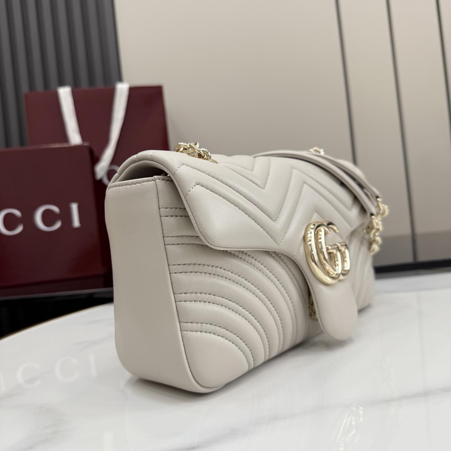 Gucci GG Marmont Medium Shoulder Bag - DesignerGu
