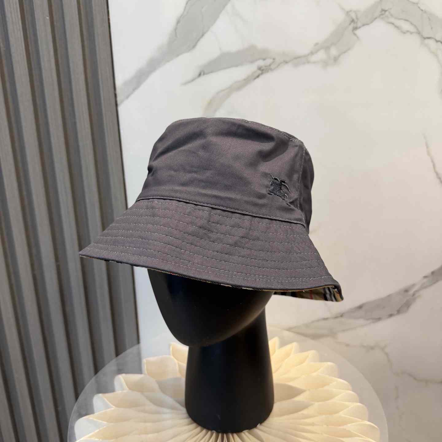 Burberry  Reversible Gabardine Bucket Hat - DesignerGu