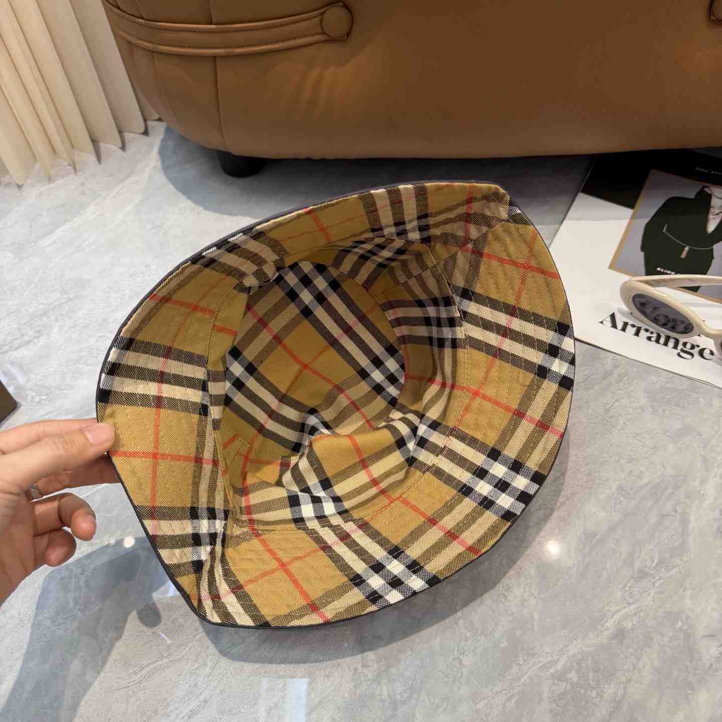 Burberry  Reversible Gabardine Bucket Hat - DesignerGu