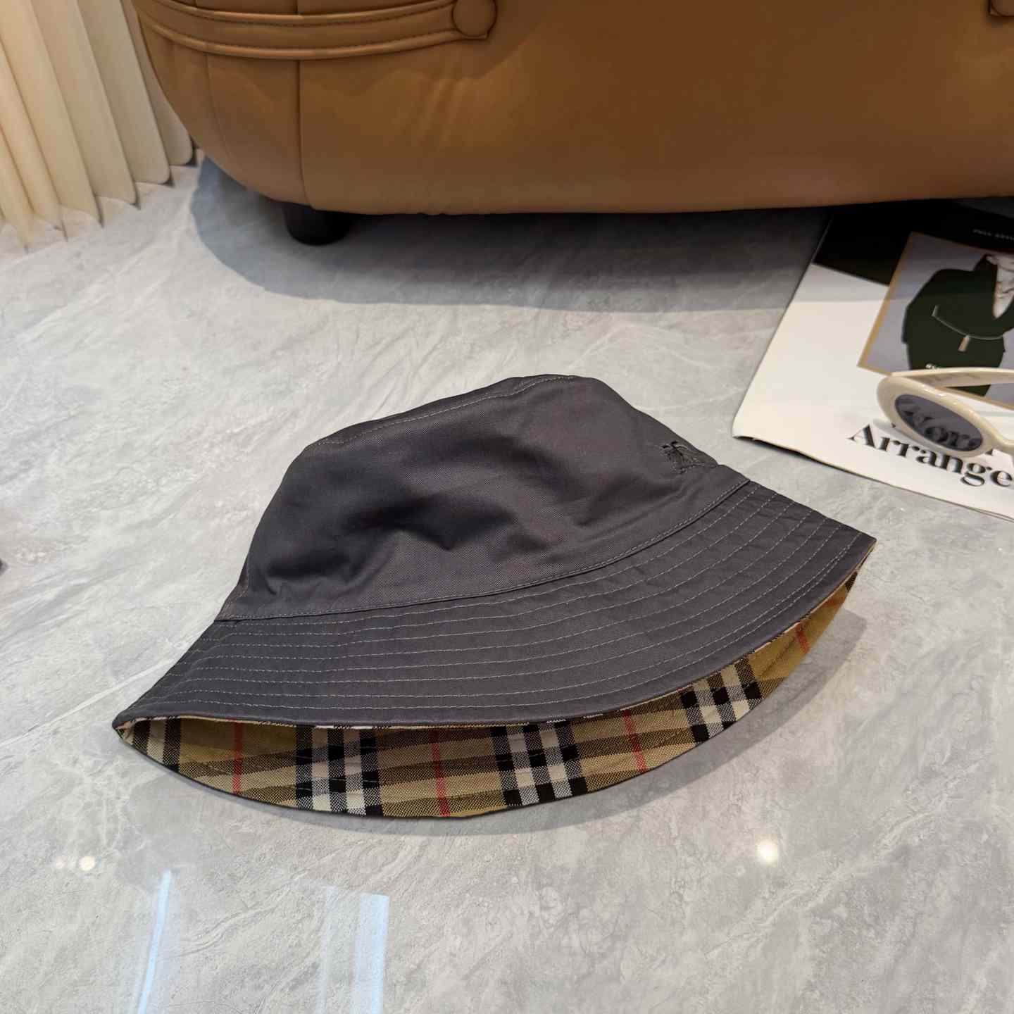 Burberry  Reversible Gabardine Bucket Hat - DesignerGu