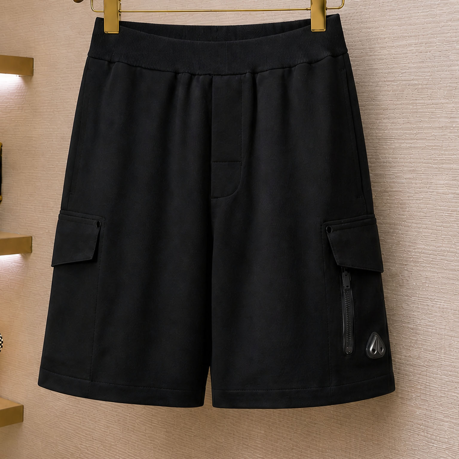 Moose Knuckles Dalon Cargo Sweatshorts - DesignerGu