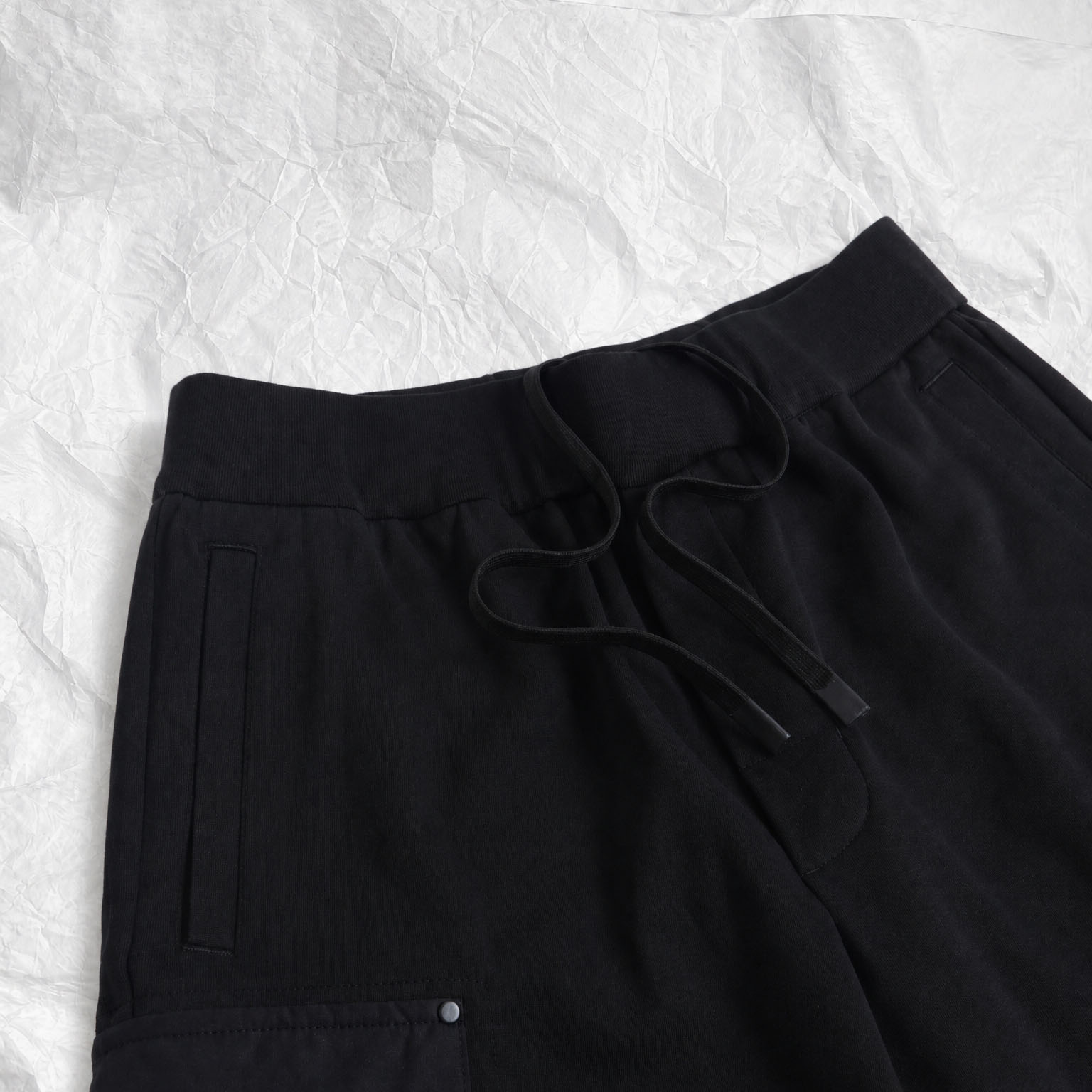 Moose Knuckles Dalon Cargo Sweatshorts - DesignerGu