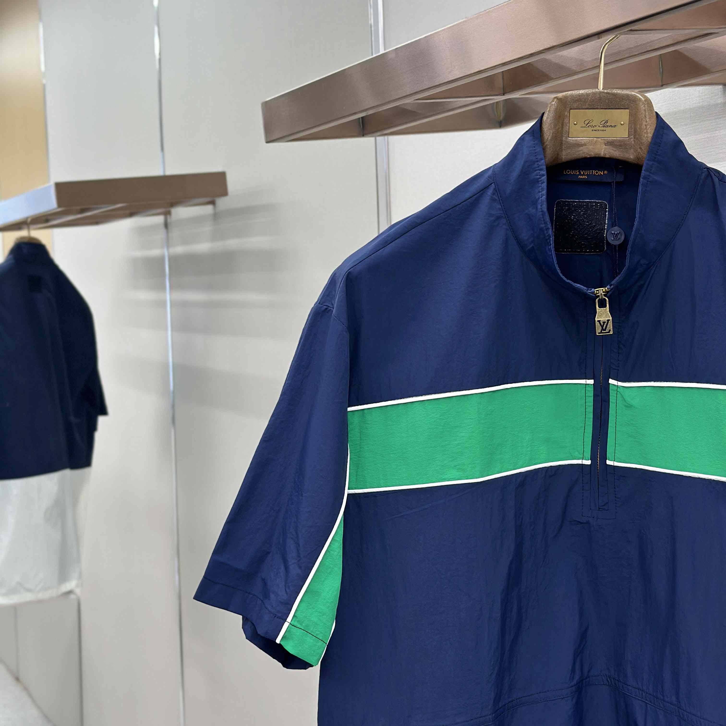Louis Vuitton Half-Zip Technical Short-Sleeved Shirt 1AK779 - DesignerGu