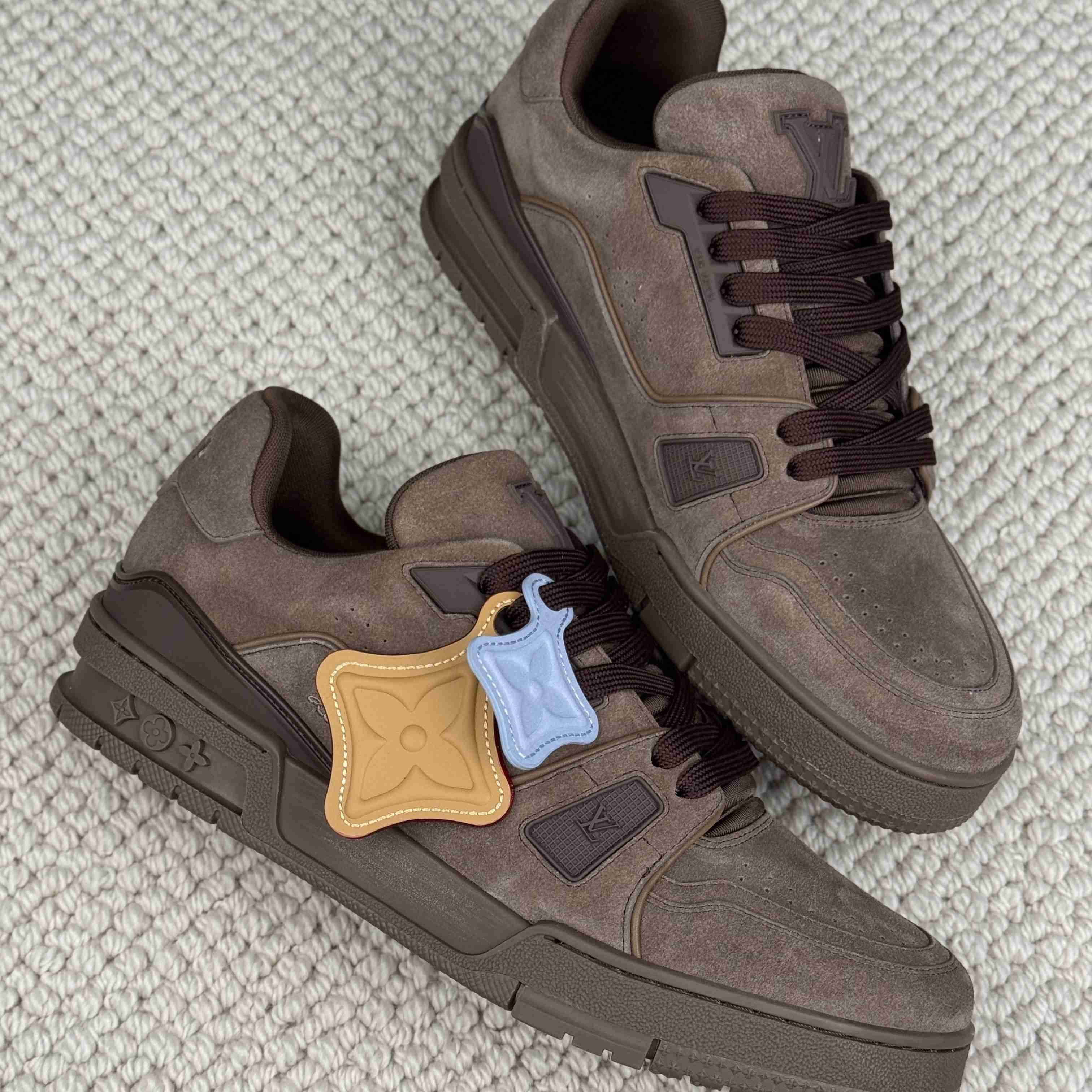 Louis Vuitton LV Trainer Distressed Sneaker 1AKBOU - DesignerGu